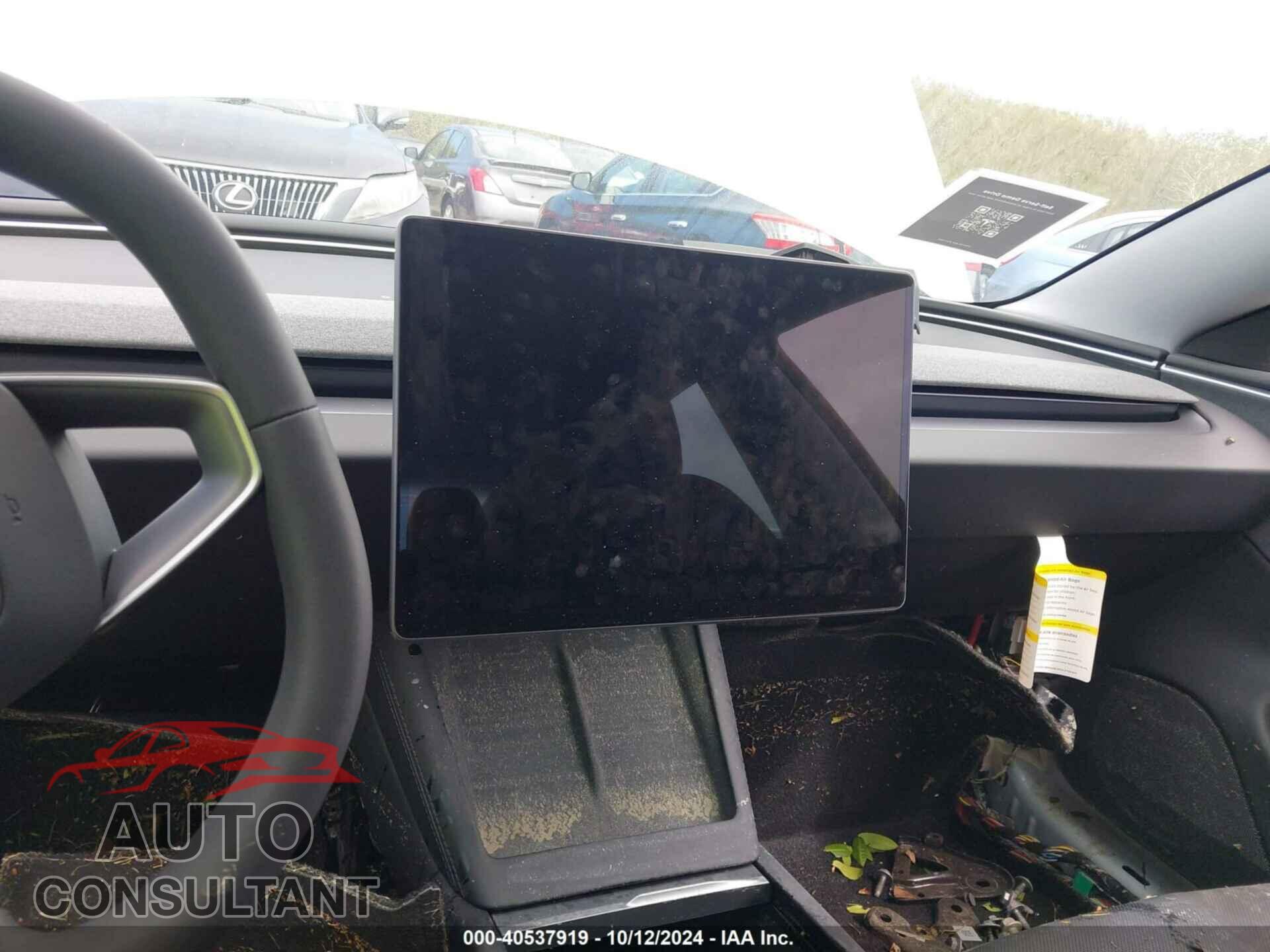 TESLA MODEL 3 2024 - 5YJ3E1EA6RF751009