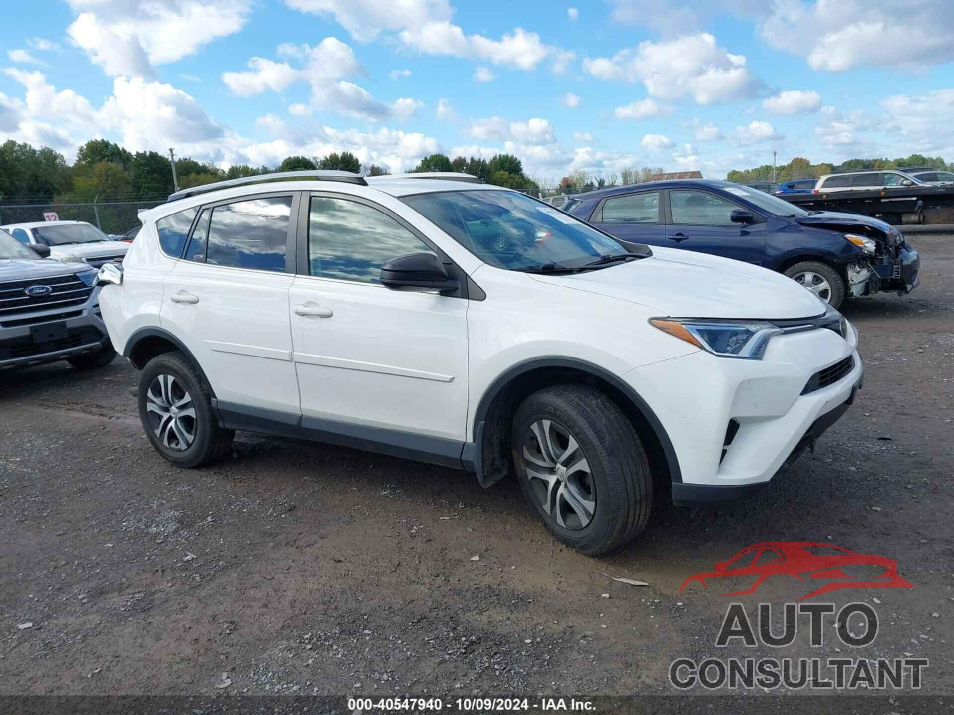 TOYOTA RAV4 2017 - JTMBFREV6HJ162592