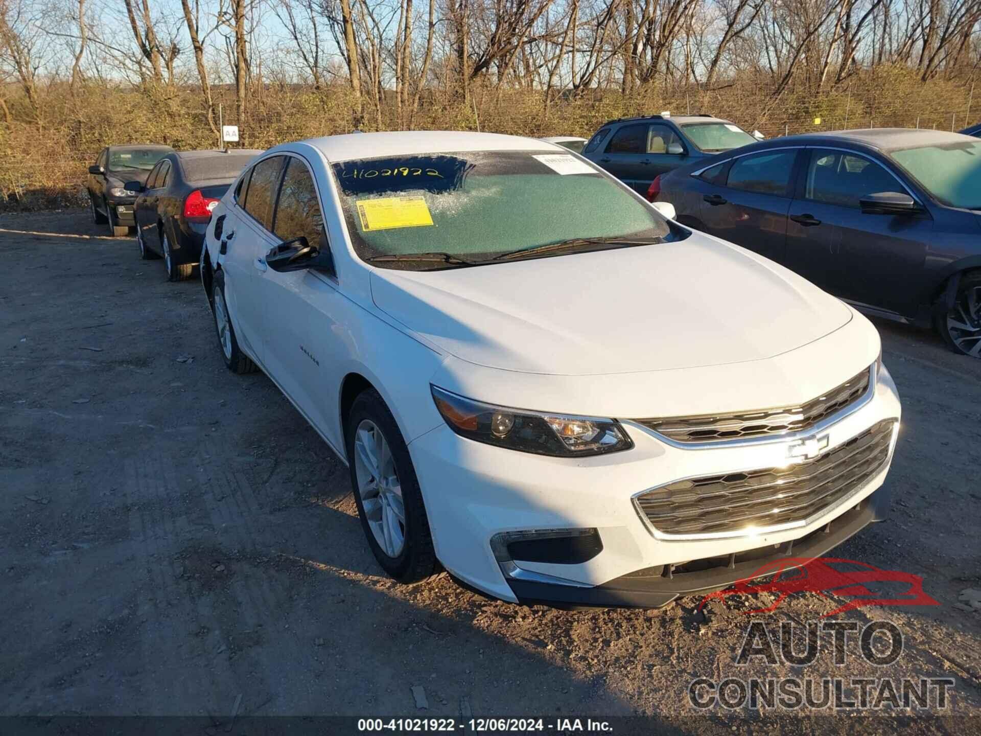 CHEVROLET MALIBU 2017 - 1G1ZE5ST2HF106769