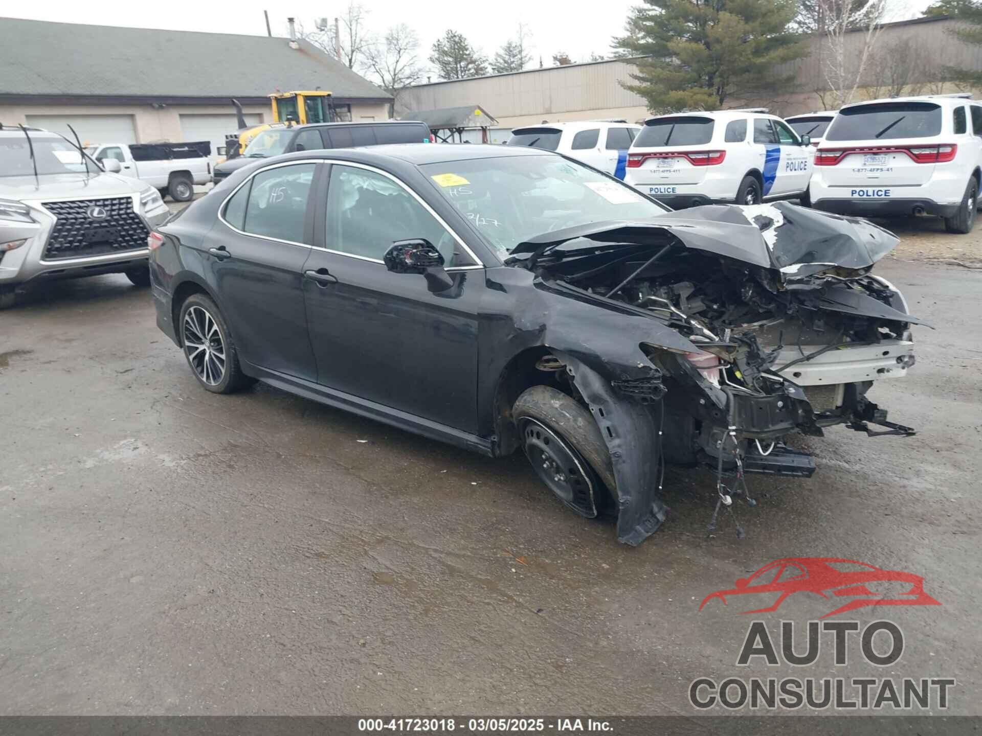 TOYOTA CAMRY 2018 - 4T1B11HK0JU152125