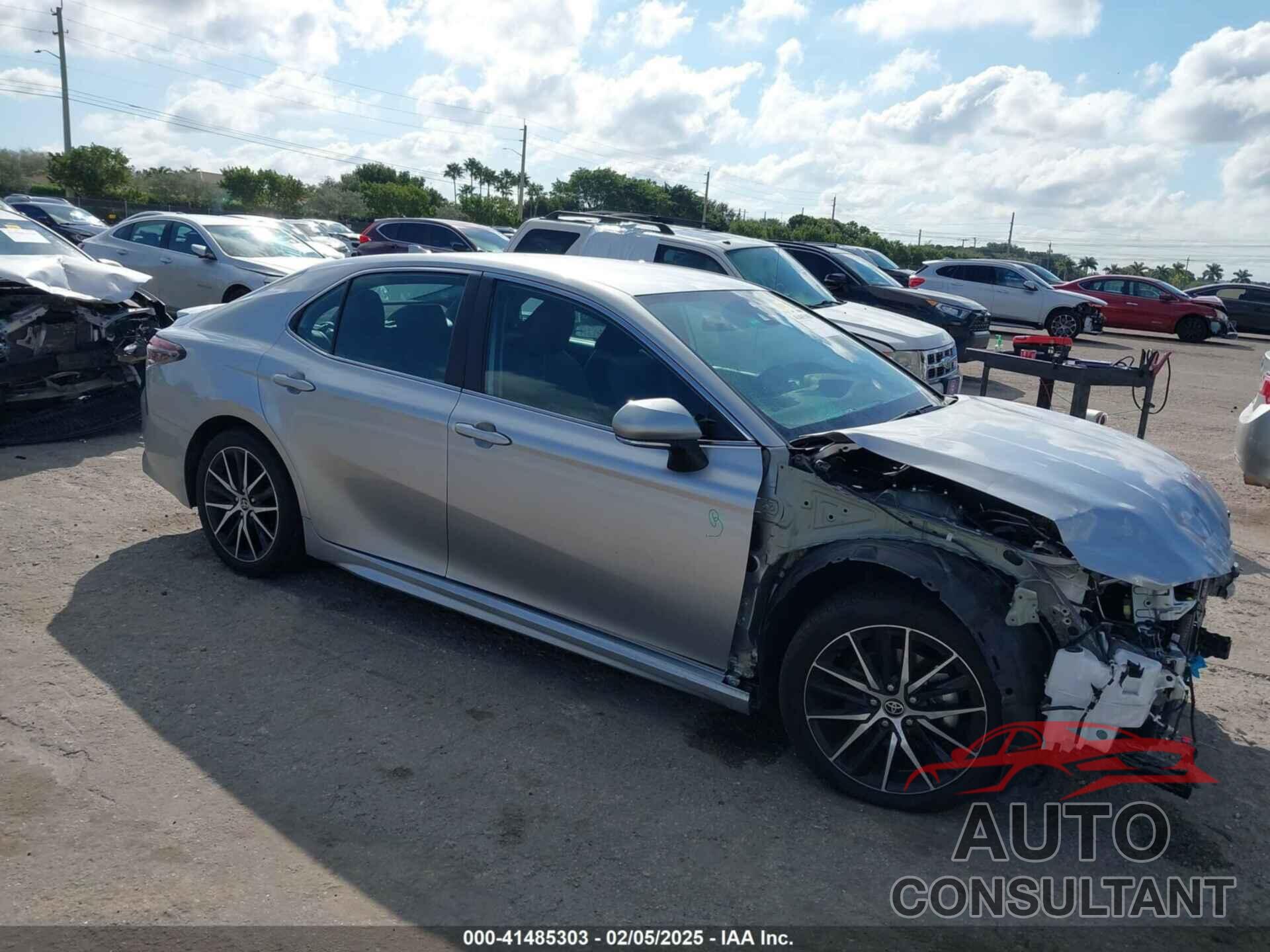 TOYOTA CAMRY 2023 - 4T1G11AK6PU768436