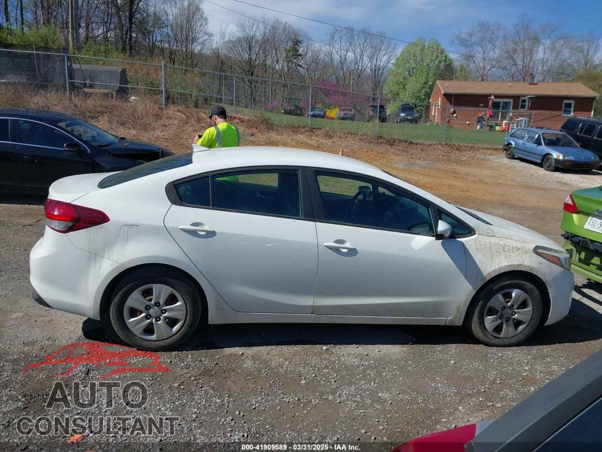KIA FORTE 2017 - 3KPFK4A79HE076858
