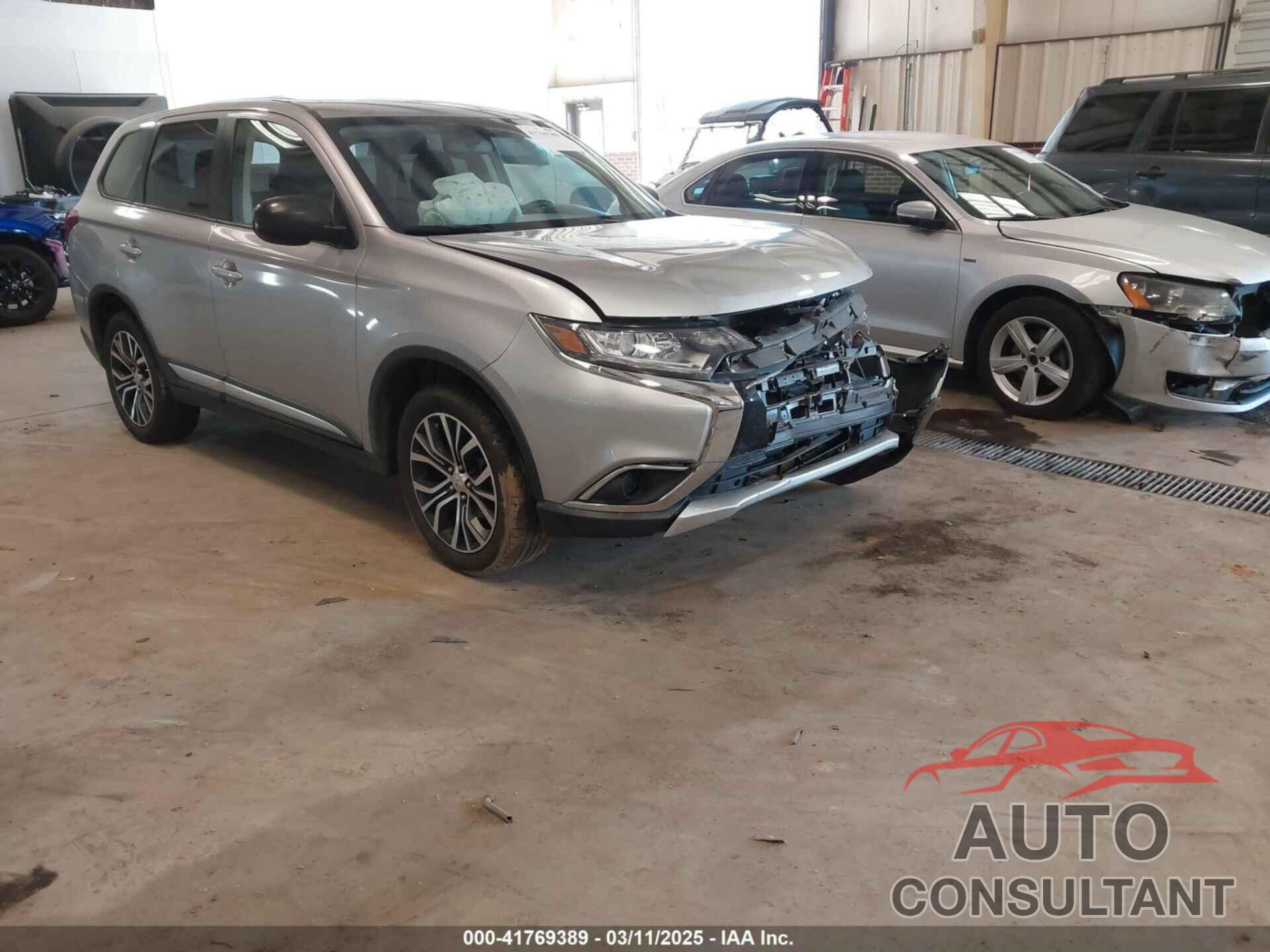 MITSUBISHI OUTLANDER 2018 - JA4AZ3A32JJ001807