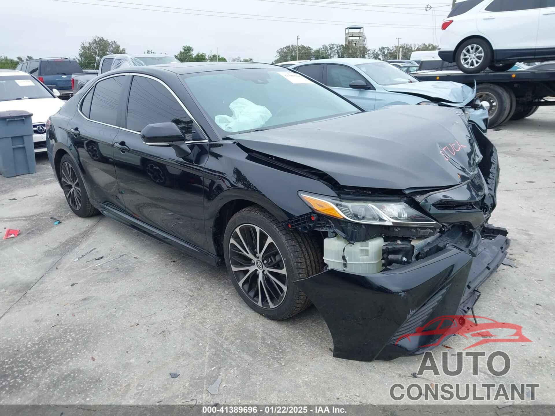 TOYOTA CAMRY 2018 - 4T1B11HK3JU672593