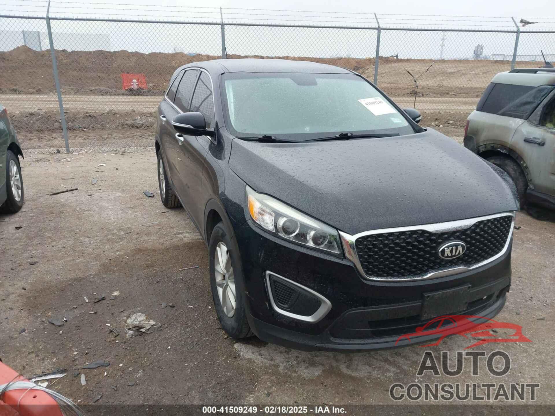 KIA SORENTO 2017 - 5XYPG4A32HG281928