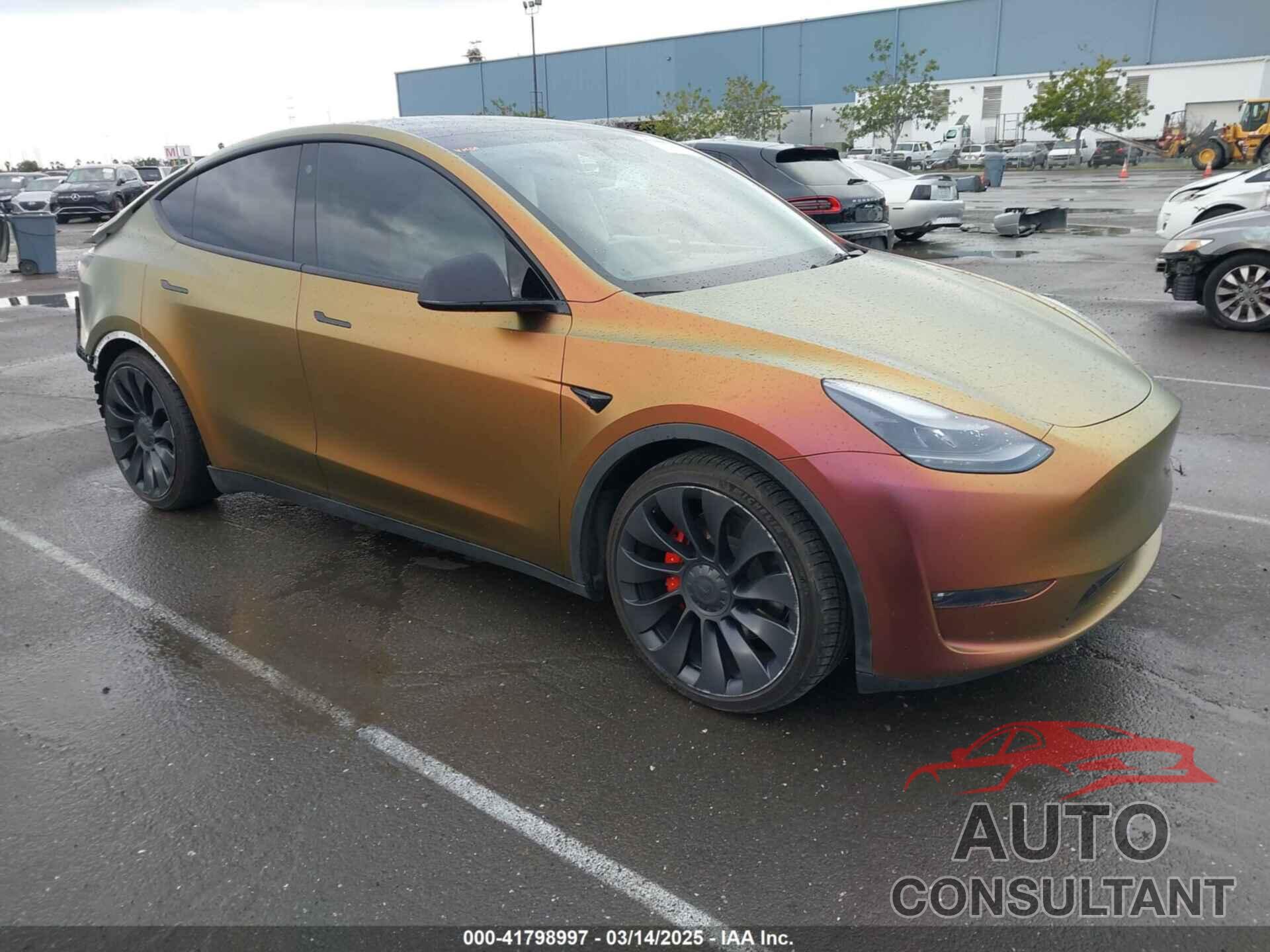 TESLA MODEL Y 2023 - 7SAYGDEF4PF738885