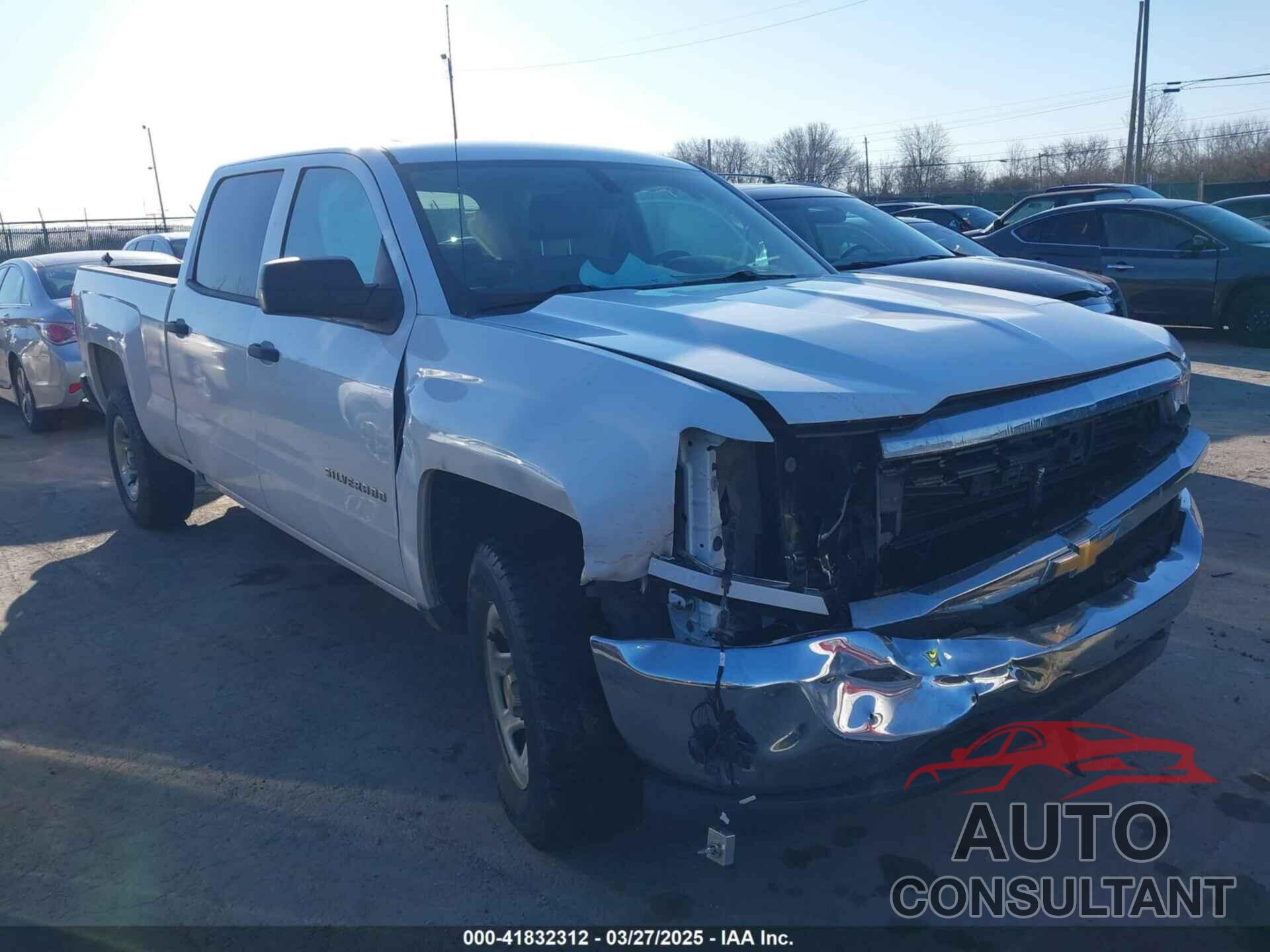 CHEVROLET SILVERADO 1500 2018 - 1GCUKNEC2JF220735