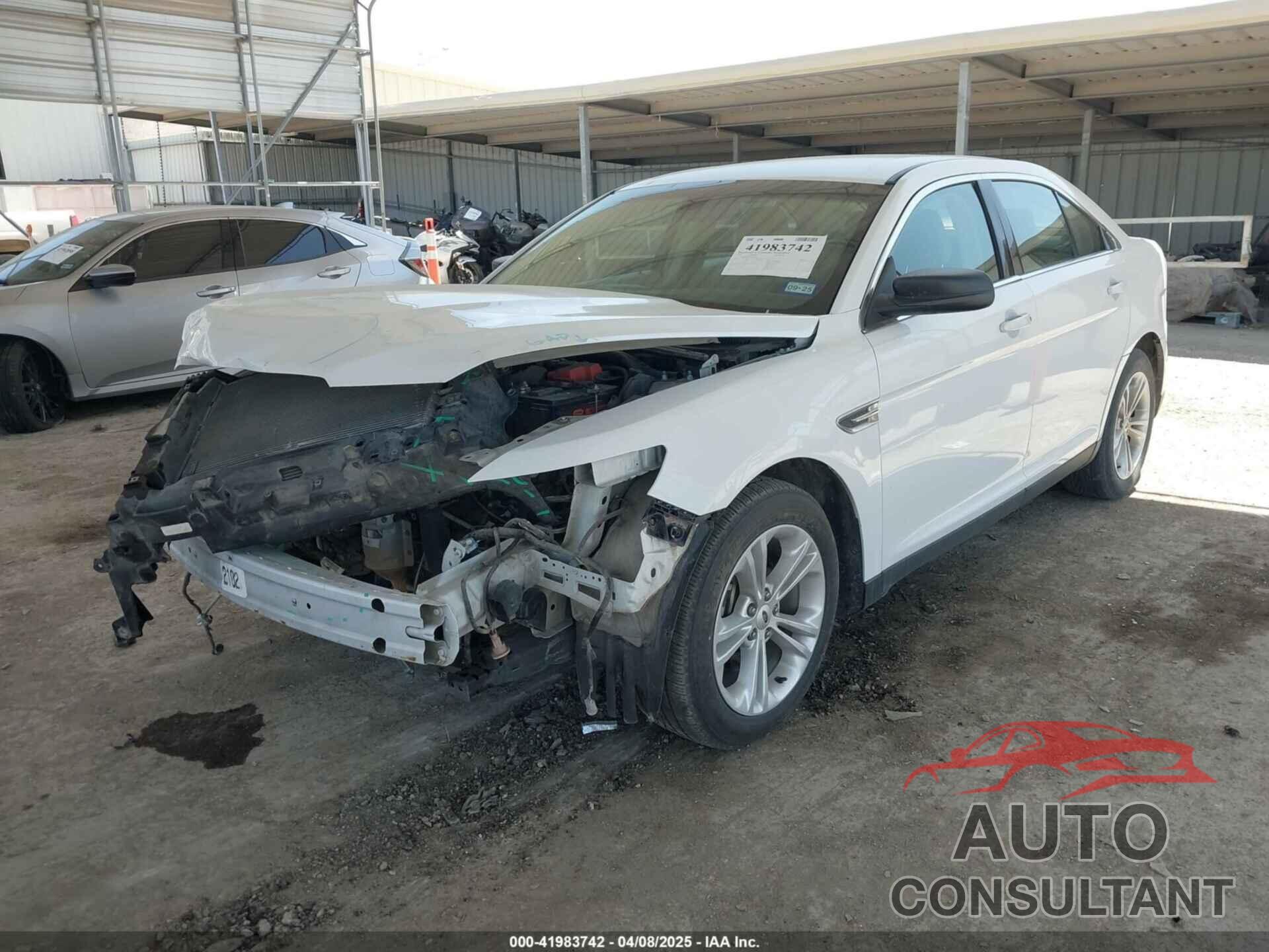 FORD TAURUS 2018 - 1FAHP2D82JG126885