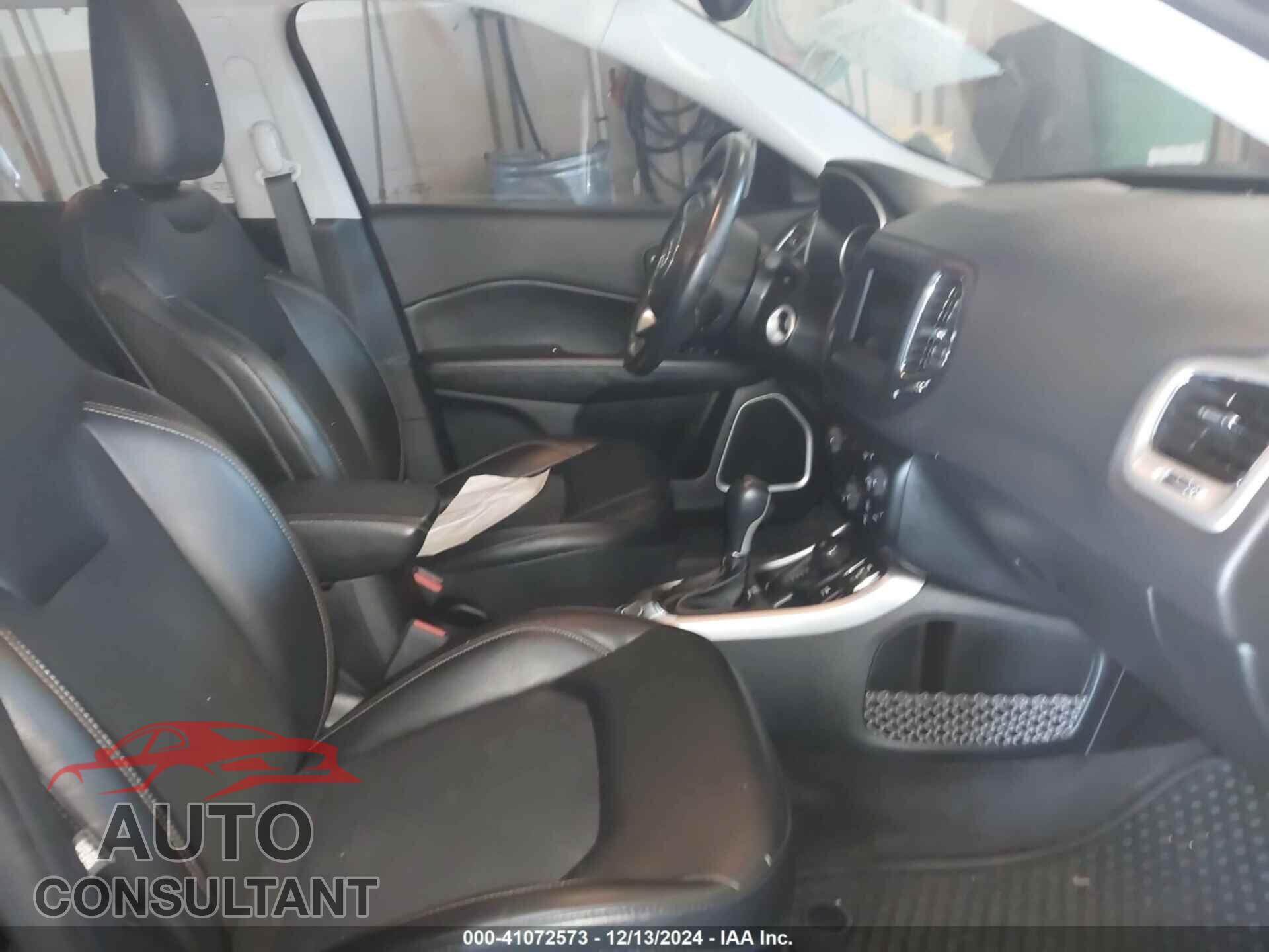 JEEP COMPASS 2018 - 3C4NJDBB1JT185186
