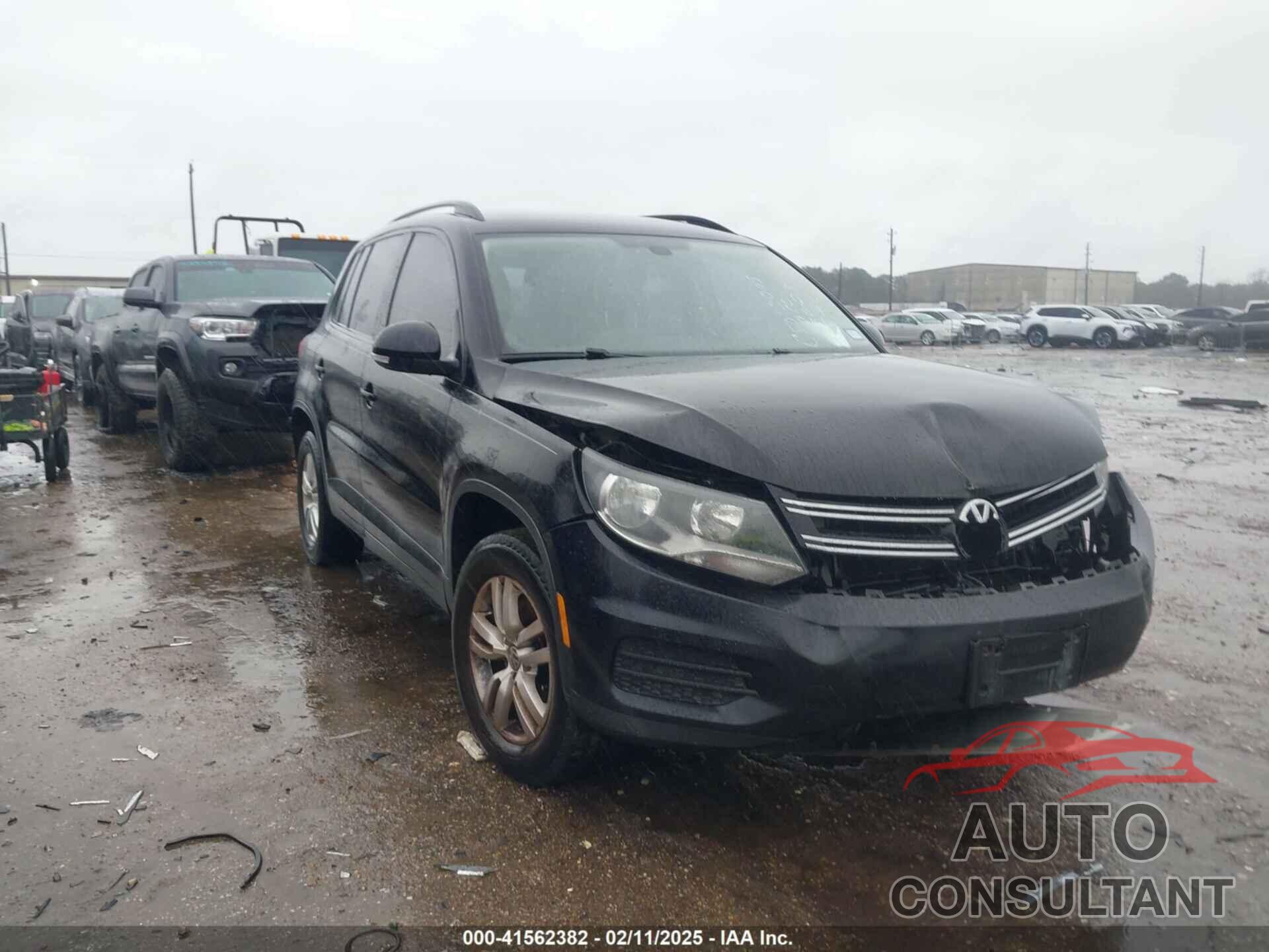 VOLKSWAGEN TIGUAN 2017 - WVGAV7AX1HK012244