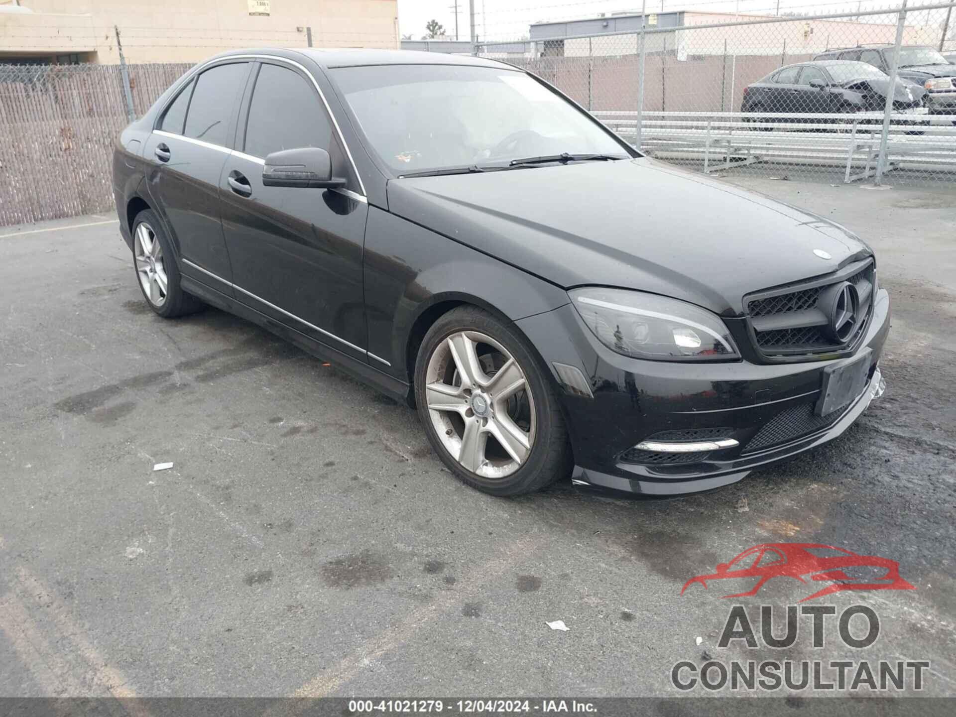 MERCEDES-BENZ C 300 2011 - WDDGF5EB8BR149944