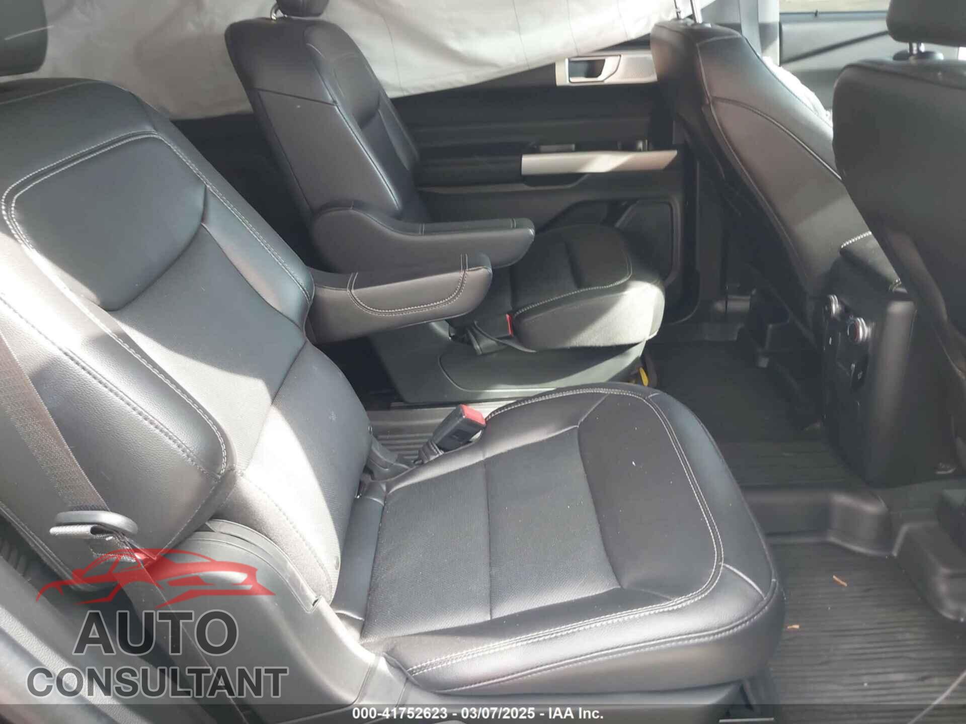 FORD EXPLORER 2023 - 1FMSK7FH5PGA76352