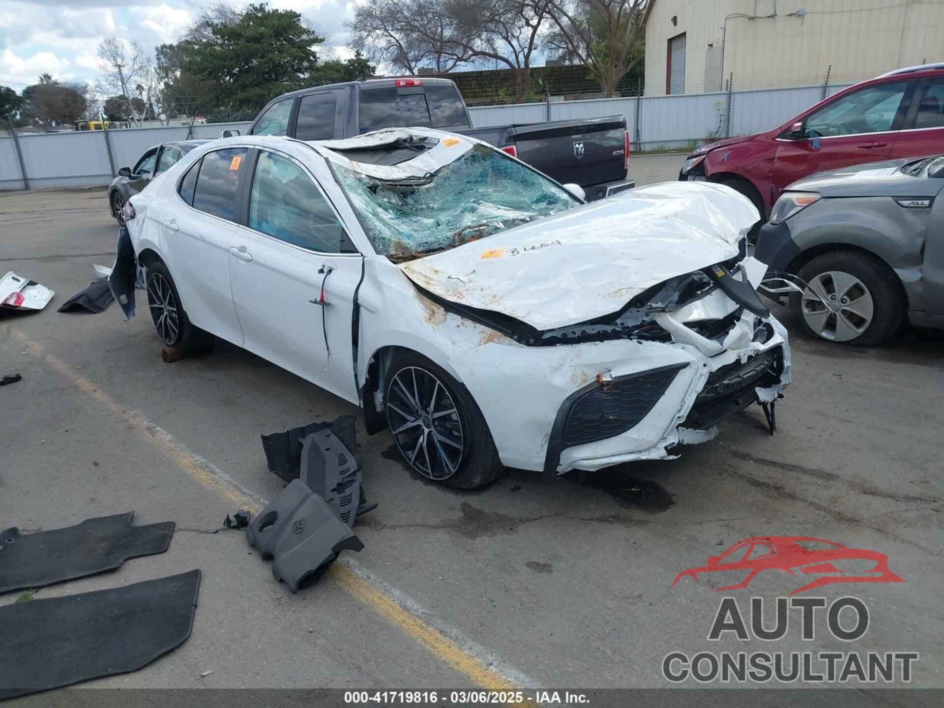 TOYOTA CAMRY 2023 - 4T1T11AK7PU818257