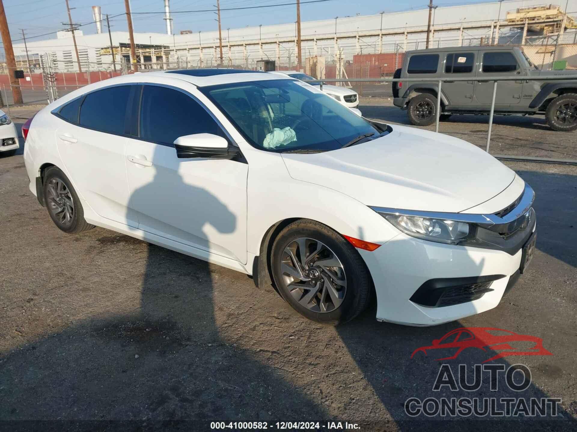 HONDA CIVIC 2018 - 2HGFC2F77JH557018