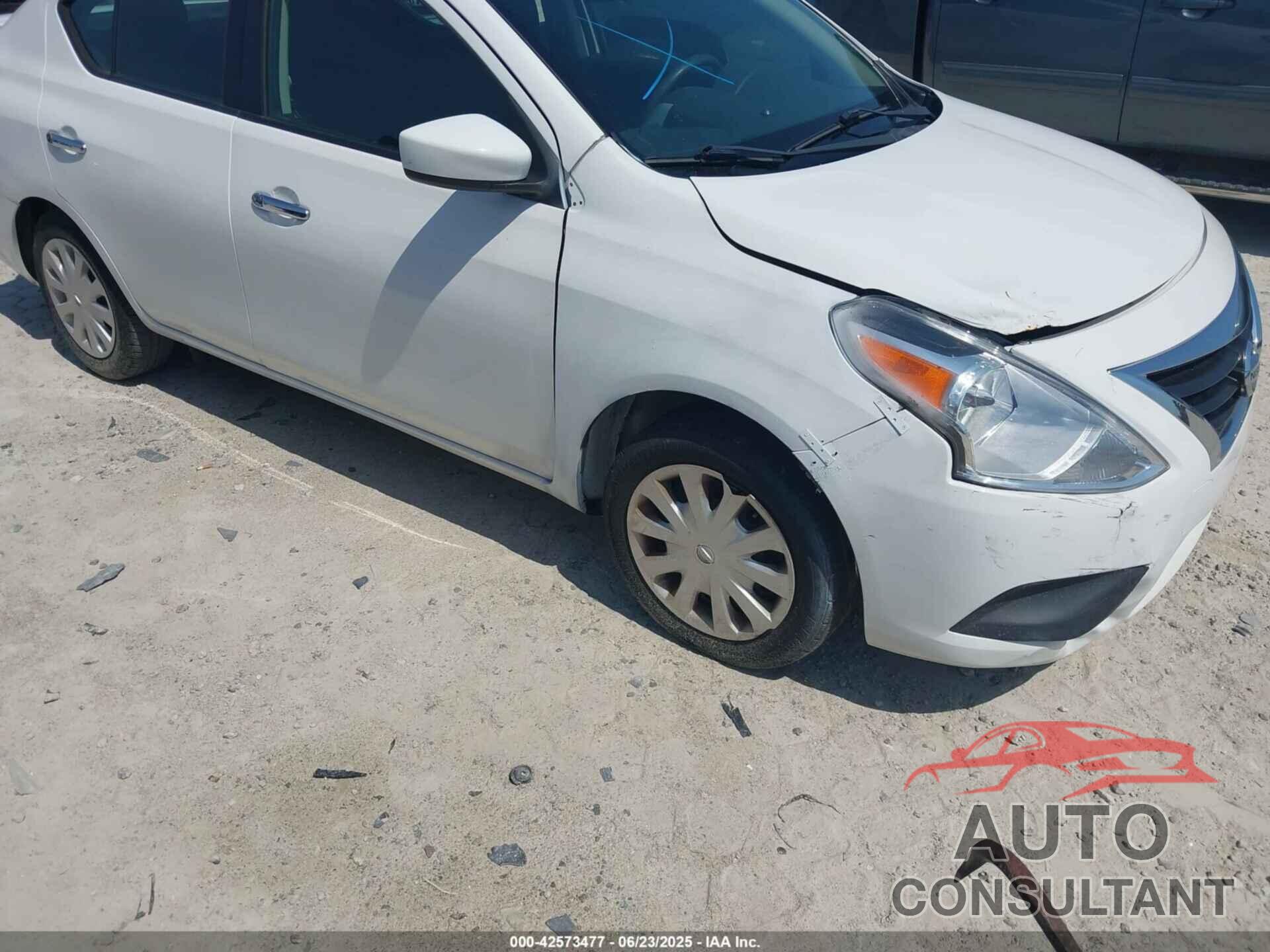 NISSAN VERSA 2018 - 3N1CN7AP0JL834621