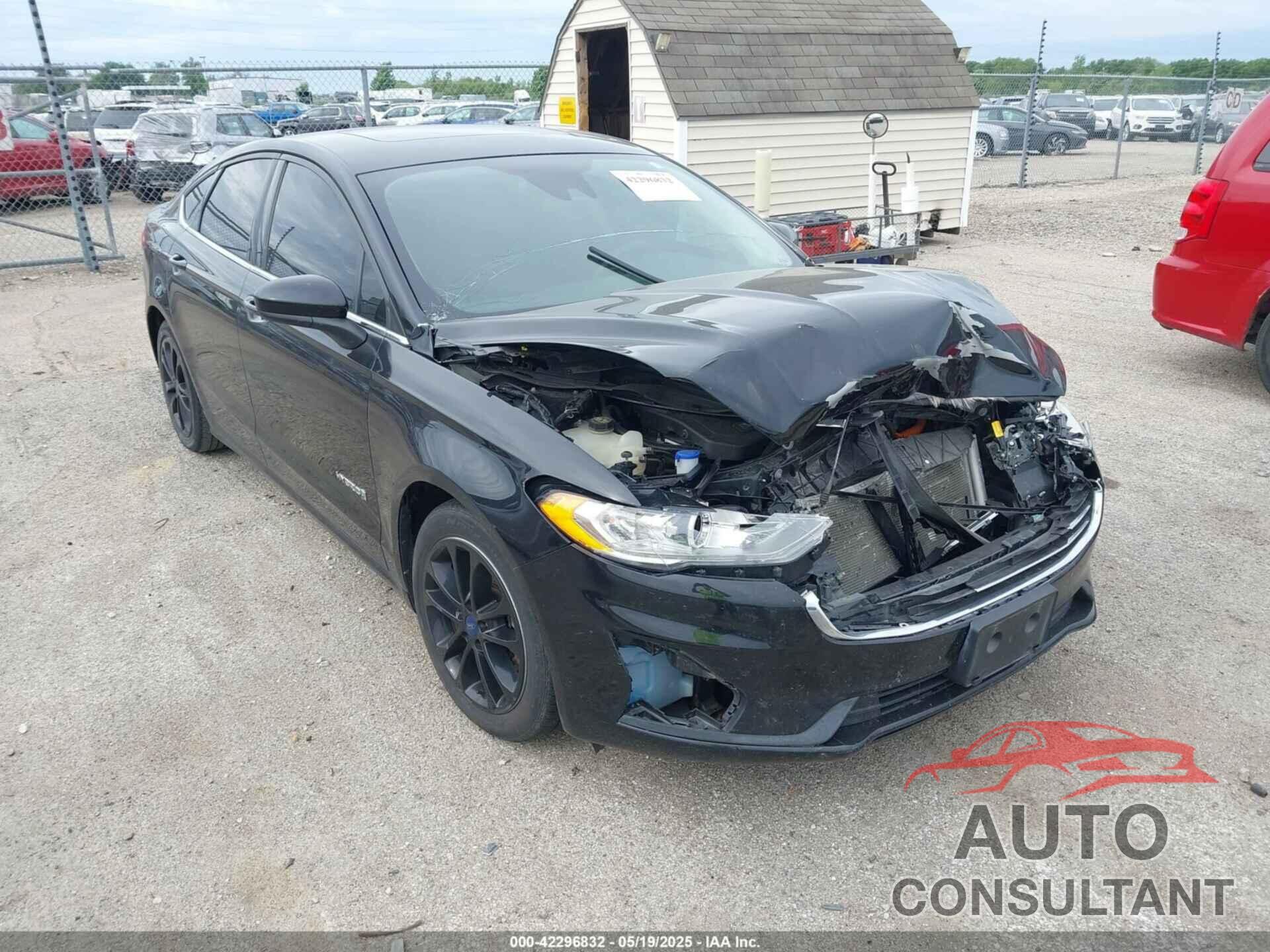 FORD FUSION HYBRID 2019 - 3FA6P0LU1KR130883