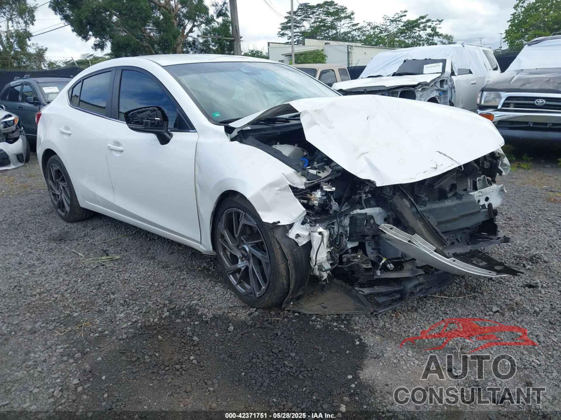 MAZDA MAZDA3 2018 - 3MZBN1V37JM202557