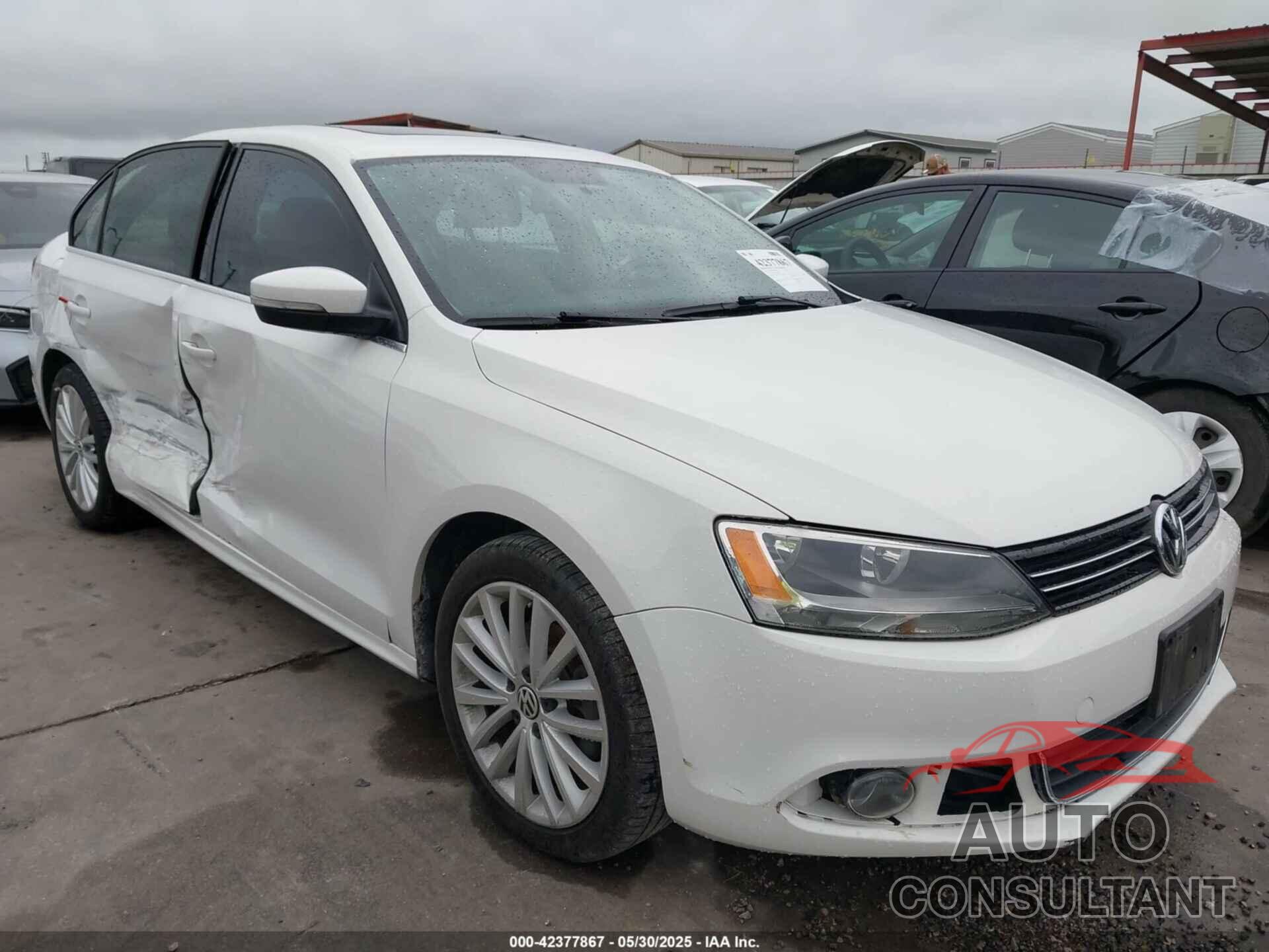 VOLKSWAGEN JETTA 2011 - 3VWLX7AJ5BM327953