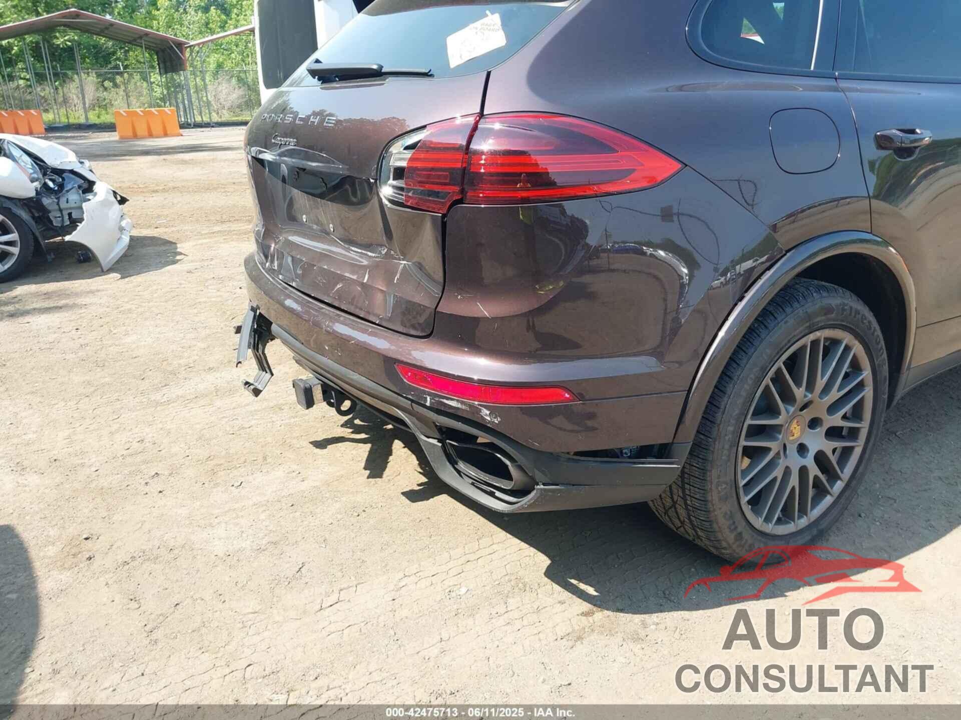 PORSCHE CAYENNE 2017 - WP1AA2A21HKA88424