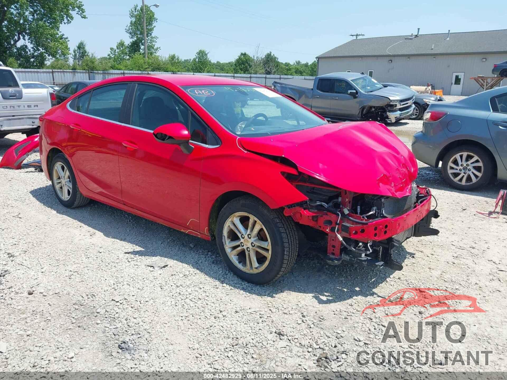 CHEVROLET CRUZE 2018 - 1G1BE5SM7J7165214