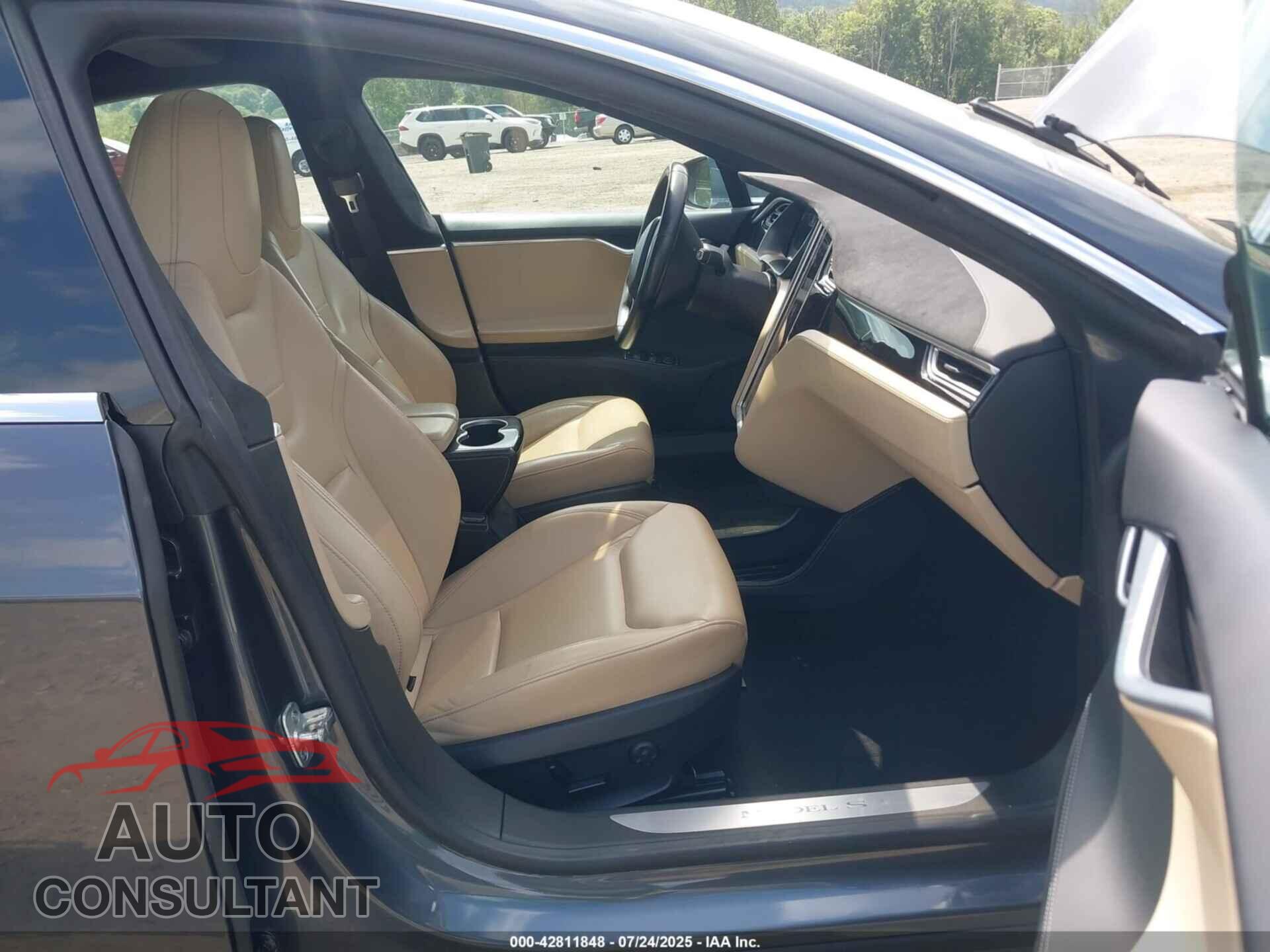 TESLA MODEL S 2015 - 5YJSA1E25FF104709