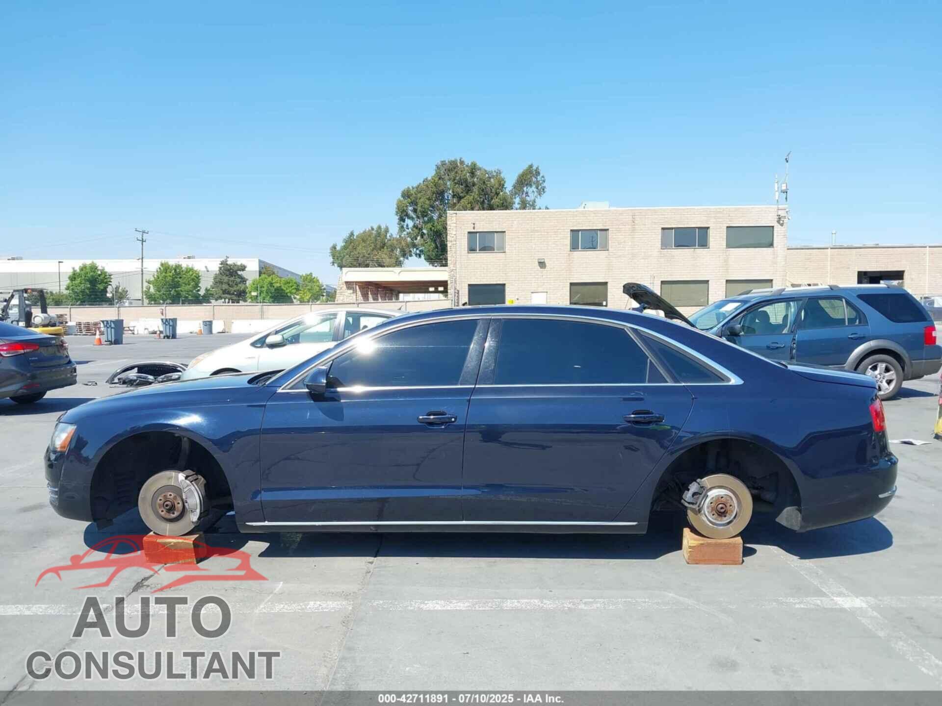 AUDI A8 L 2012 - WAURVAFD4CN016182