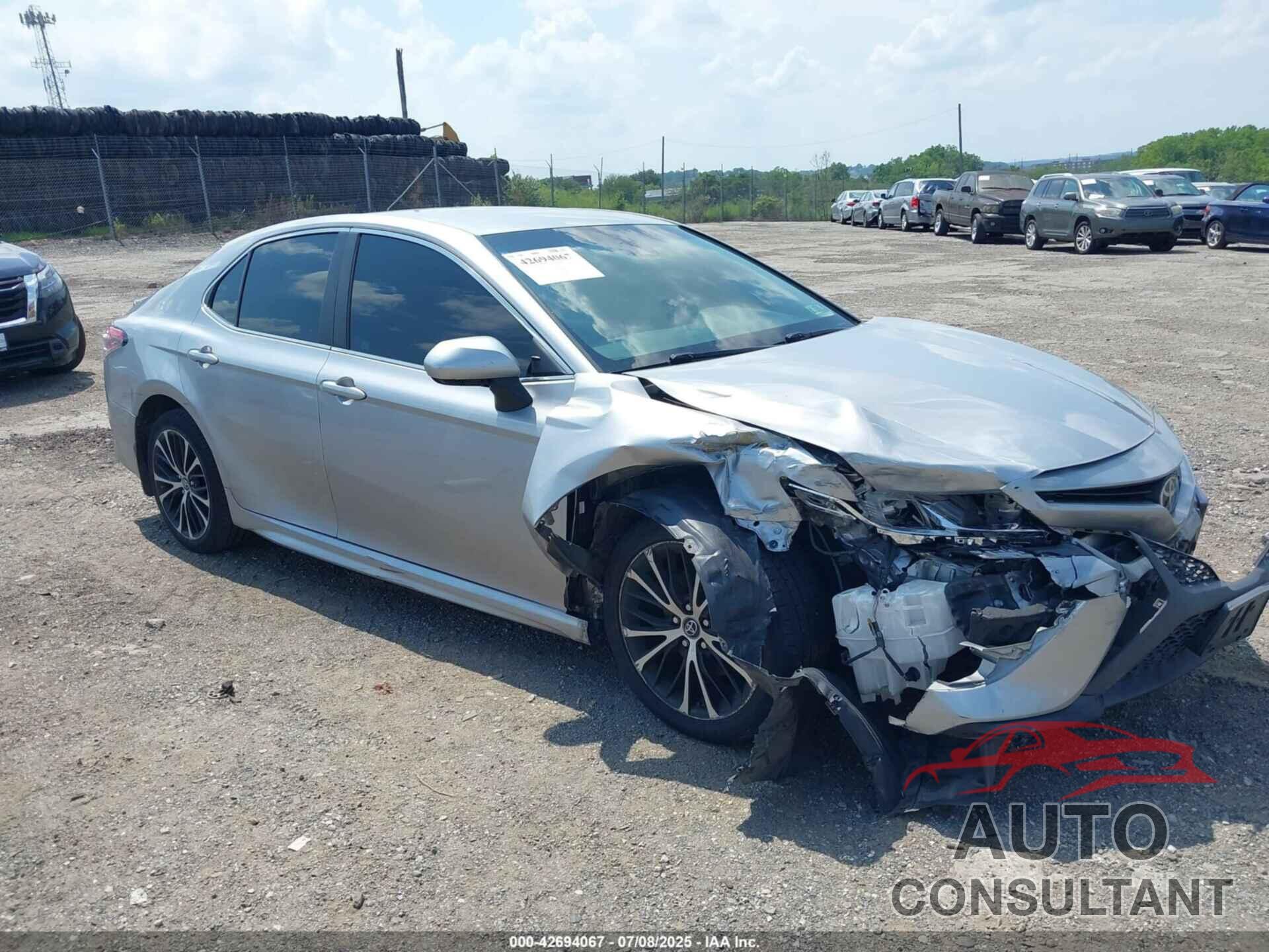 TOYOTA CAMRY 2018 - 4T1B11HK9JU668869