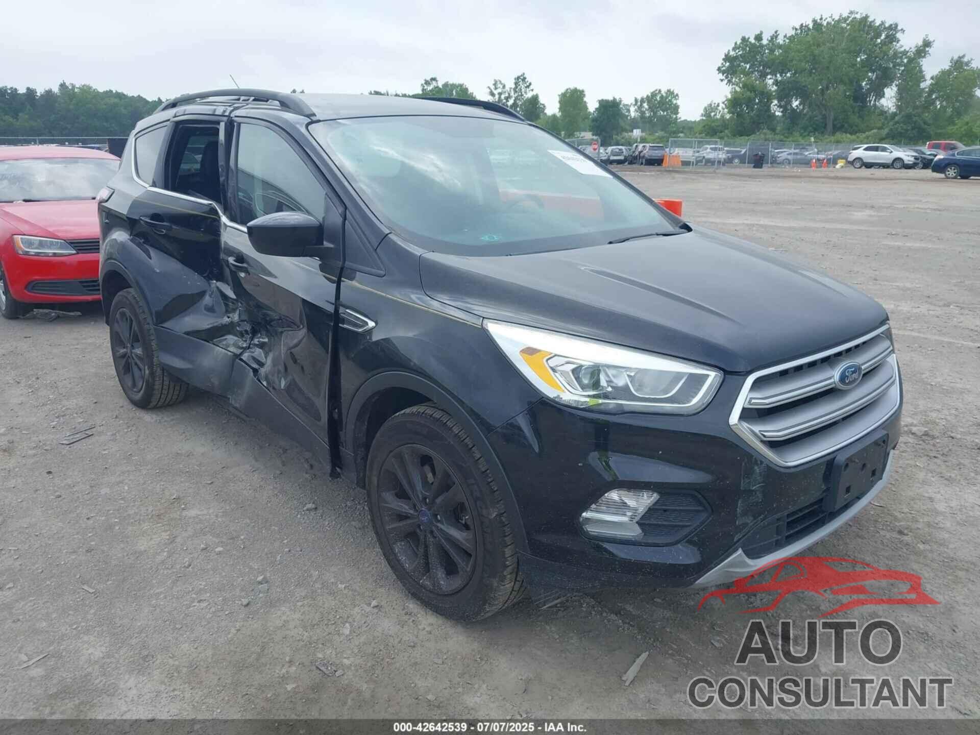 FORD ESCAPE 2017 - 1FMCU9GD9HUC93802