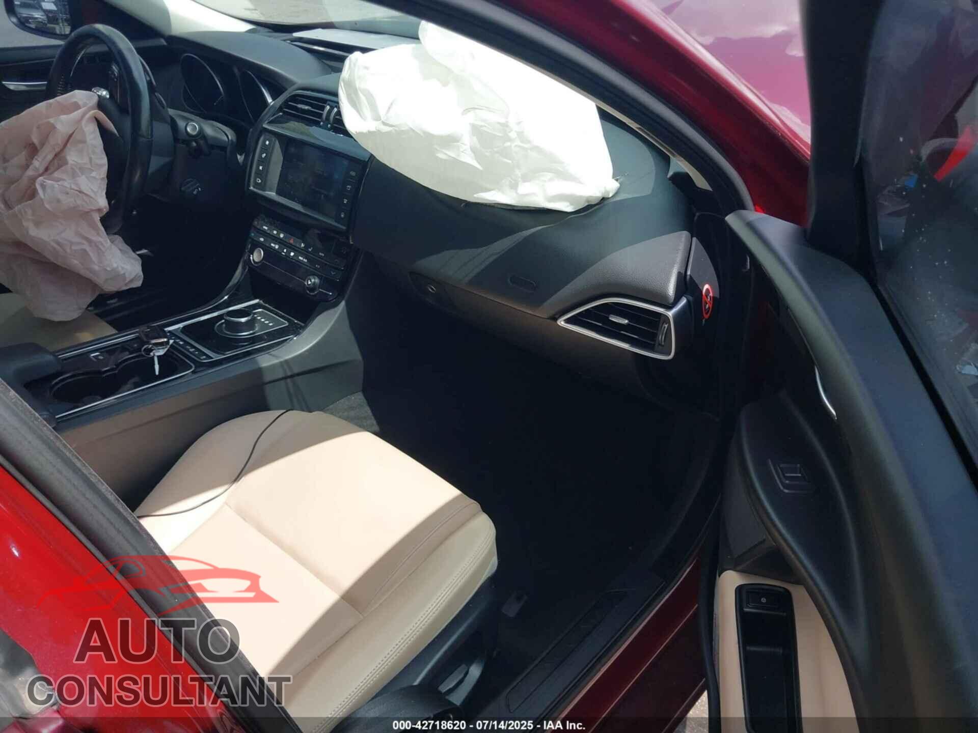 JAGUAR XE 2017 - SAJAR4BG1HA972645