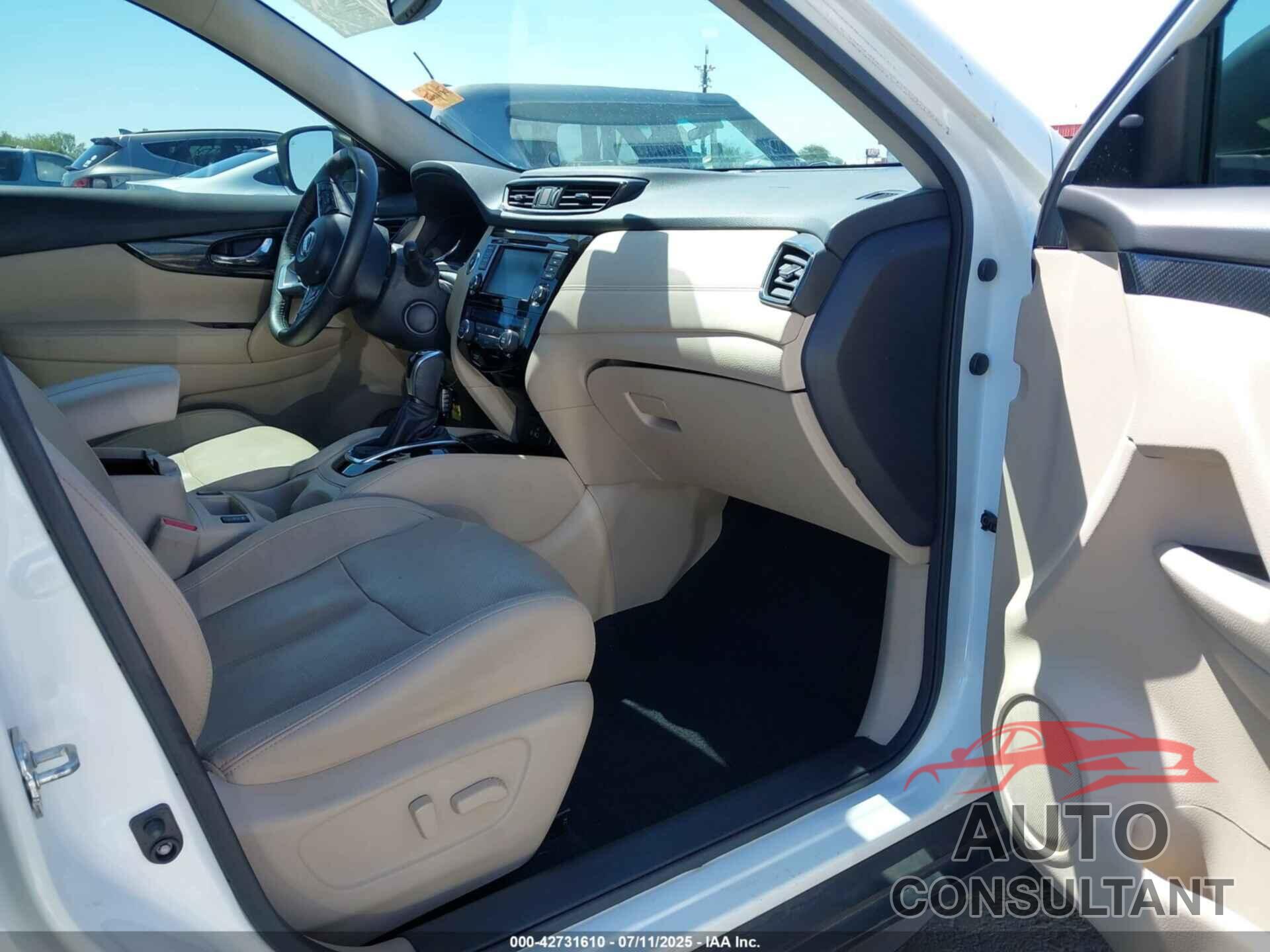 NISSAN ROGUE 2020 - 5N1AT2MT3LC750843