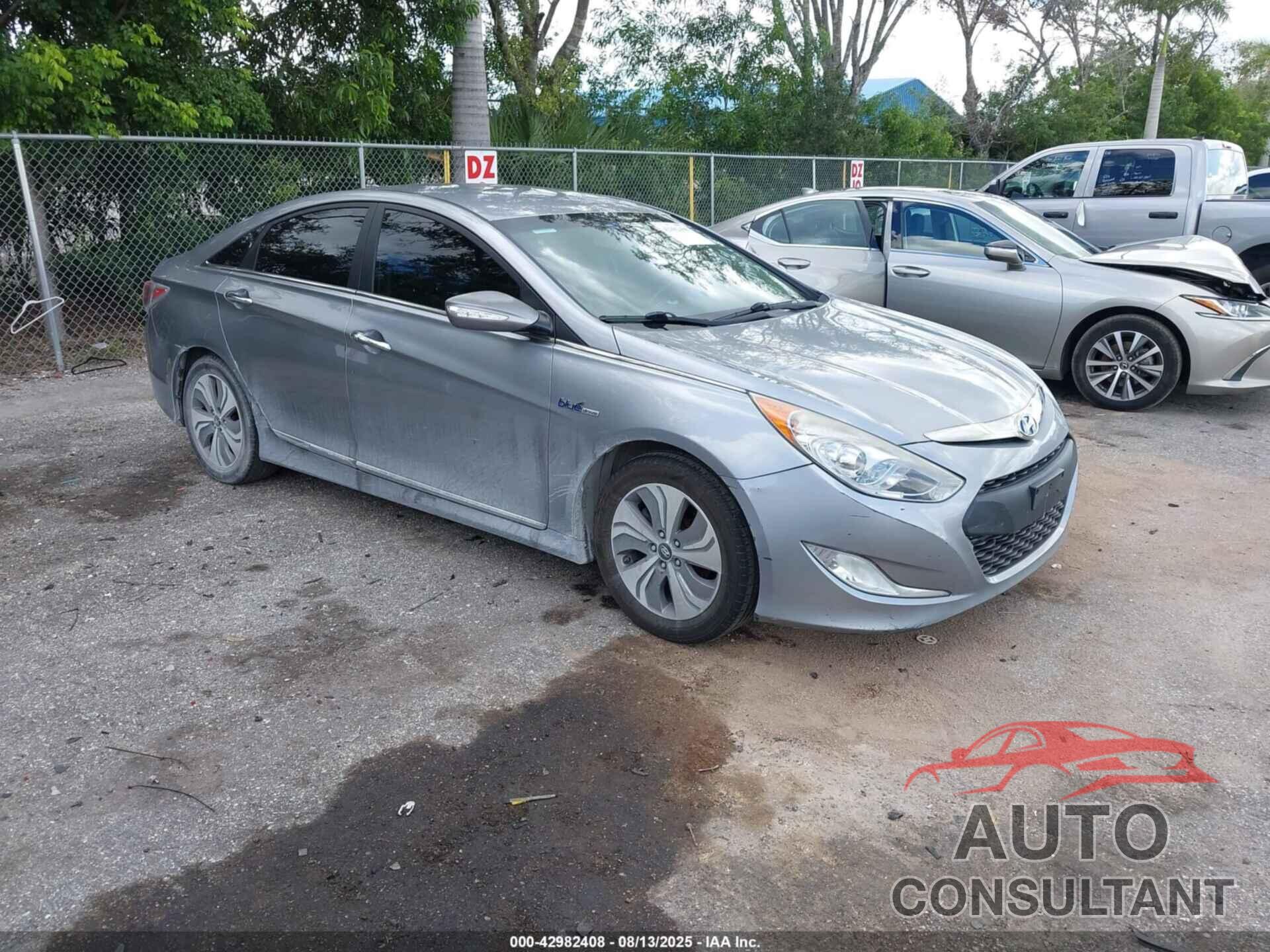 HYUNDAI SONATA HYBRID 2015 - KMHEC4A40FA120014