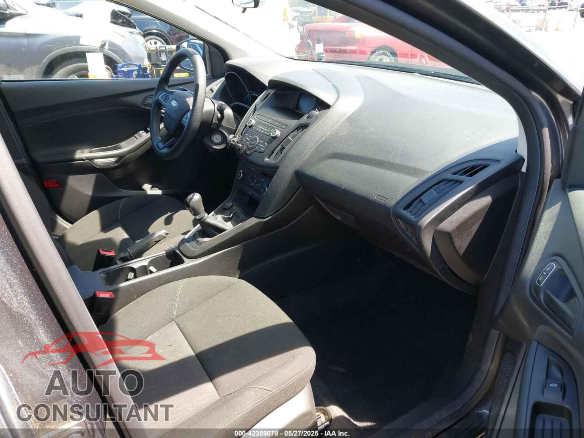 FORD FOCUS 2018 - 1FADP3E21JL211920