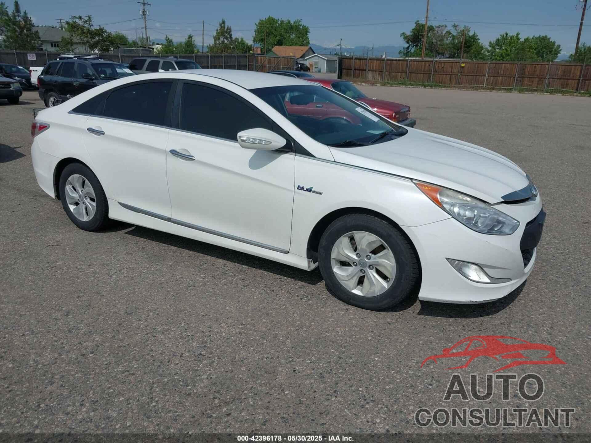 HYUNDAI SONATA HYBRID 2013 - KMHEC4A48DA098275