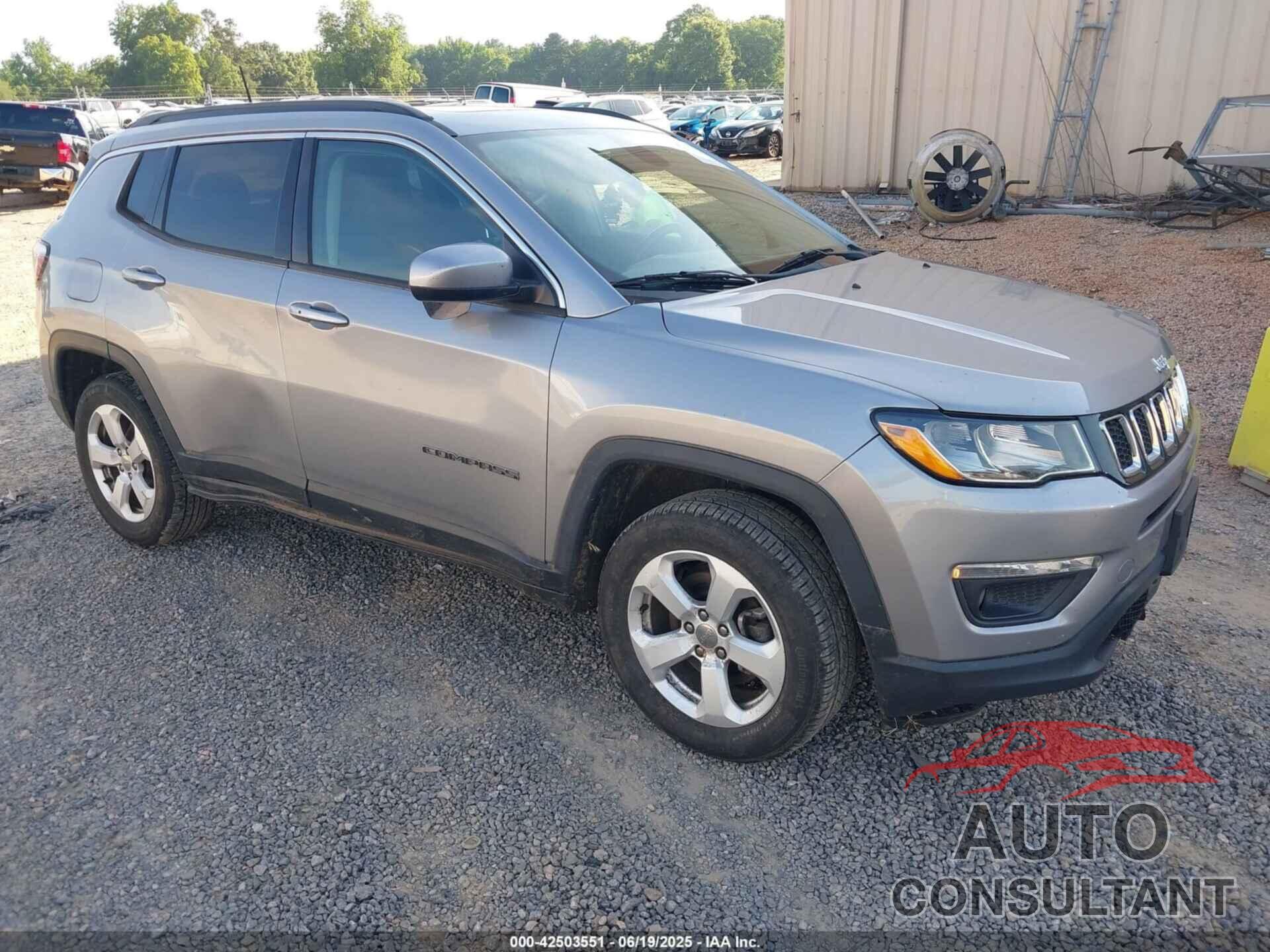 JEEP COMPASS 2018 - 3C4NJDBB2JT117009