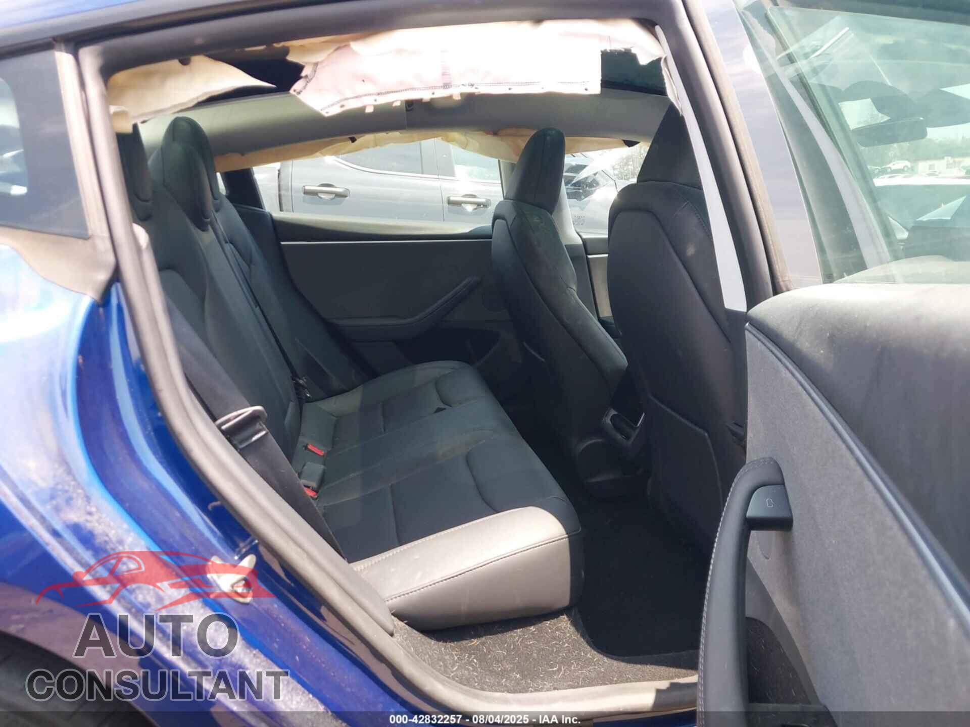 TESLA MODEL 3 2024 - 5YJ3E1EA8RF846624