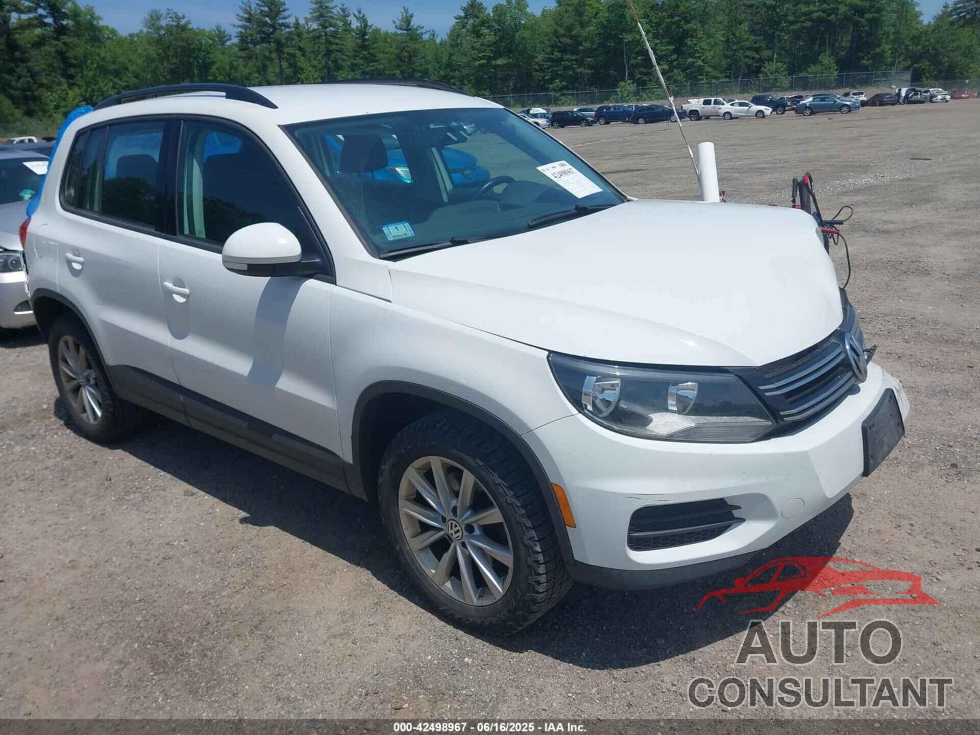 VOLKSWAGEN TIGUAN 2017 - WVGBV7AX5HK049639
