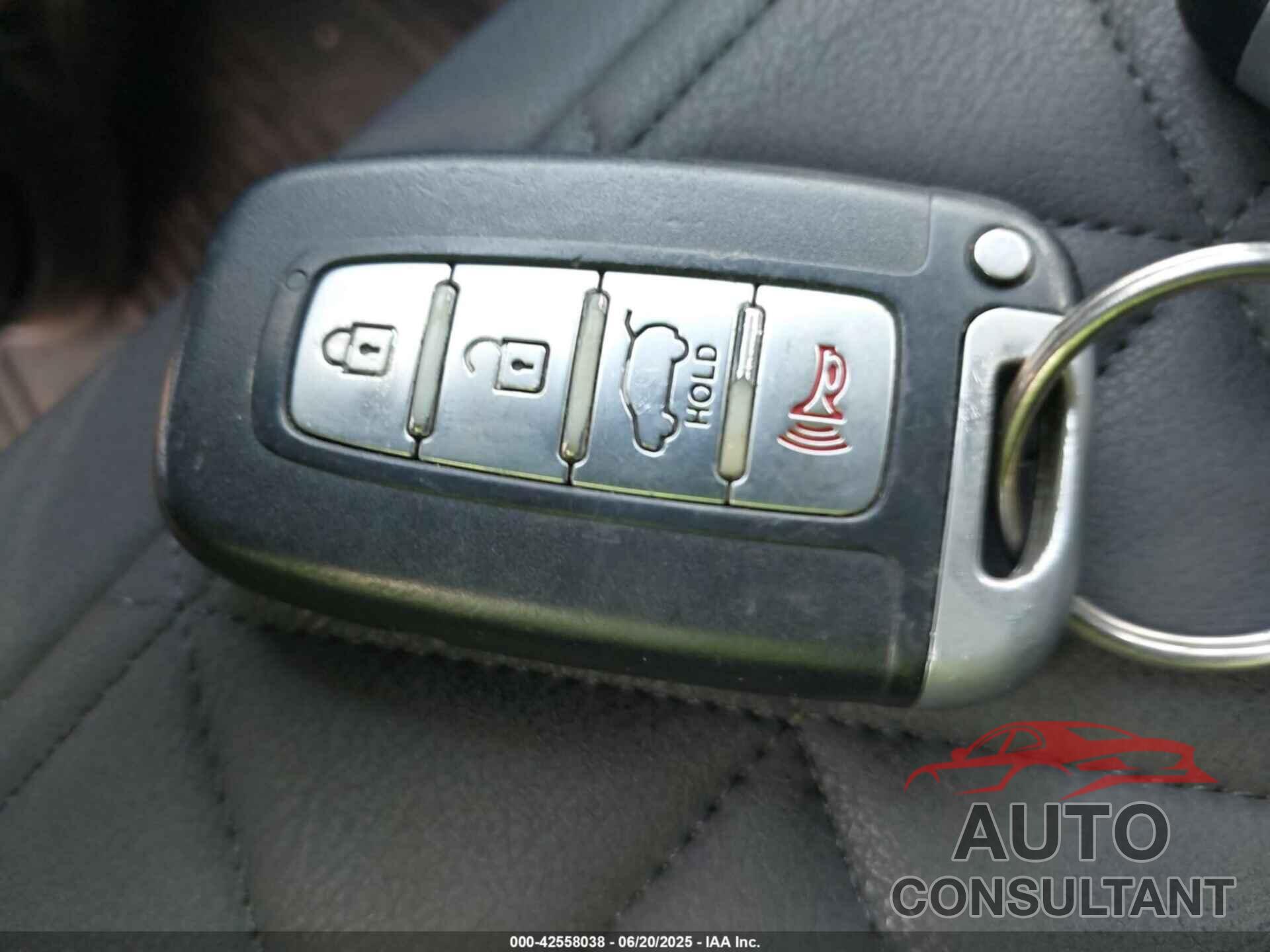 KIA SORENTO 2011 - 5XYKUDA24BG080632