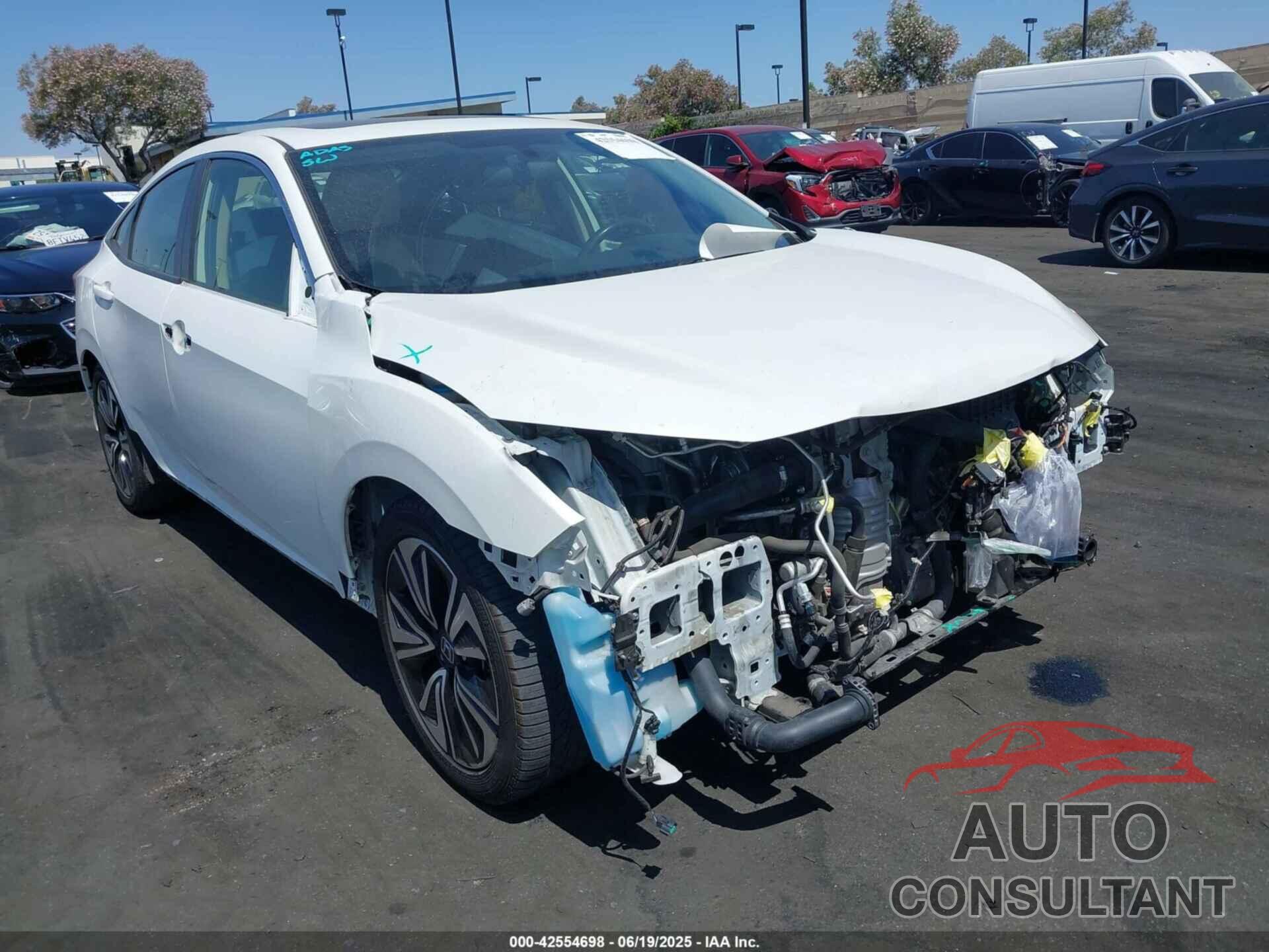 HONDA CIVIC 2018 - JHMFC1F38JX021789