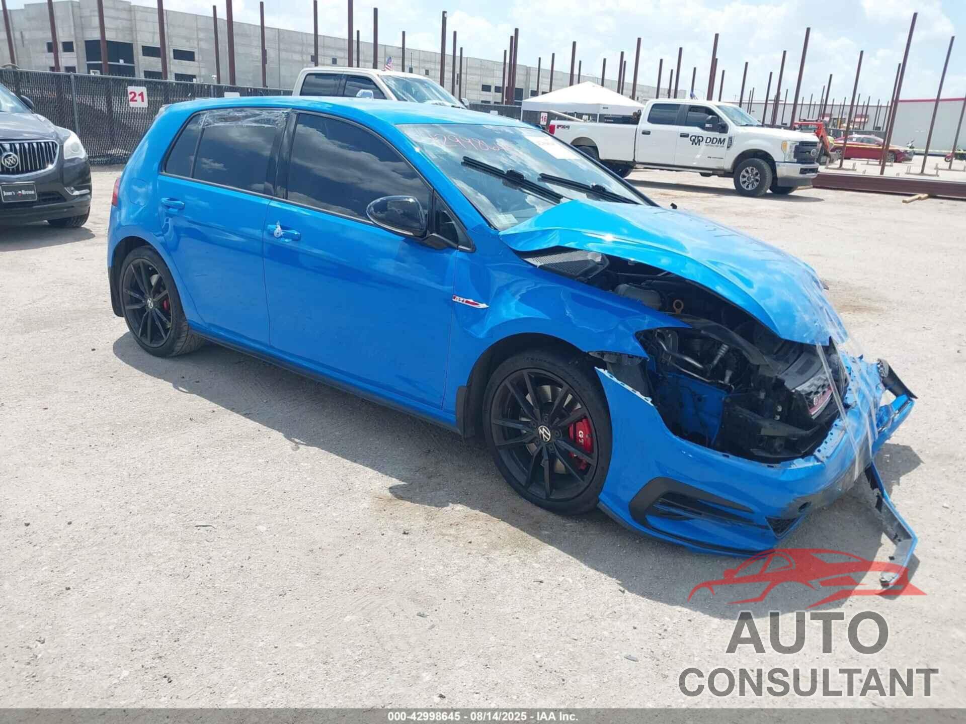 VOLKSWAGEN GOLF GTI 2019 - 3VW6T7AU7KM016267