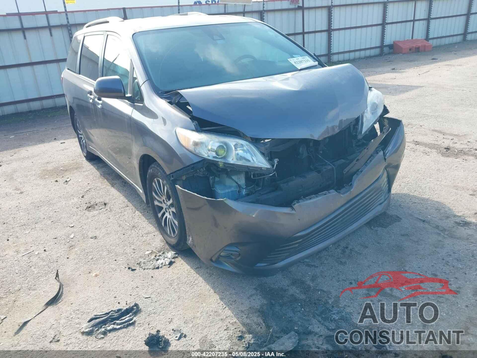 TOYOTA SIENNA 2018 - 5TDYZ3DC9JS949804