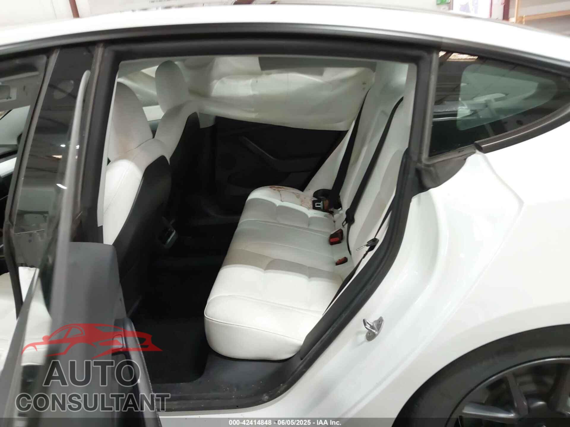 TESLA MODEL 3 2021 - 5YJ3E1EB8MF995908