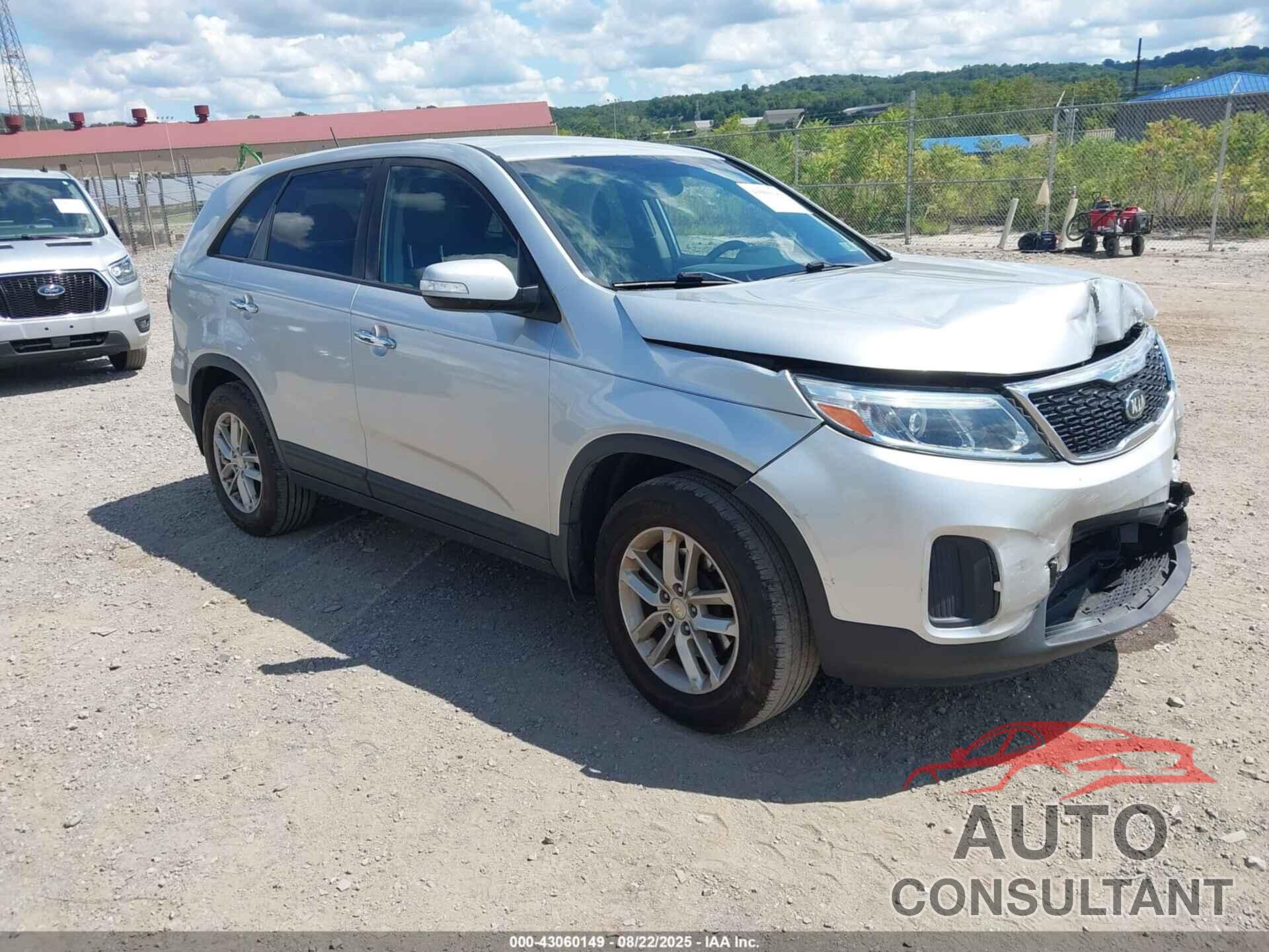 KIA SORENTO 2015 - 5XYKT3A64FG575287