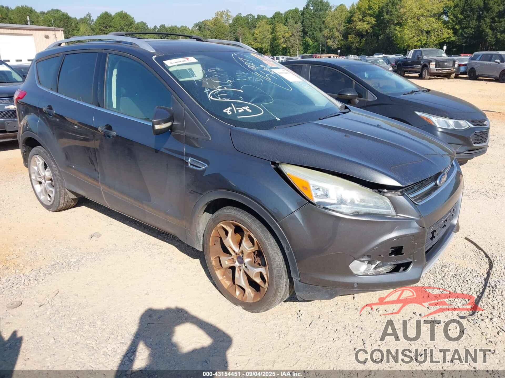 FORD ESCAPE 2016 - 1FMCU9J97GUC20513