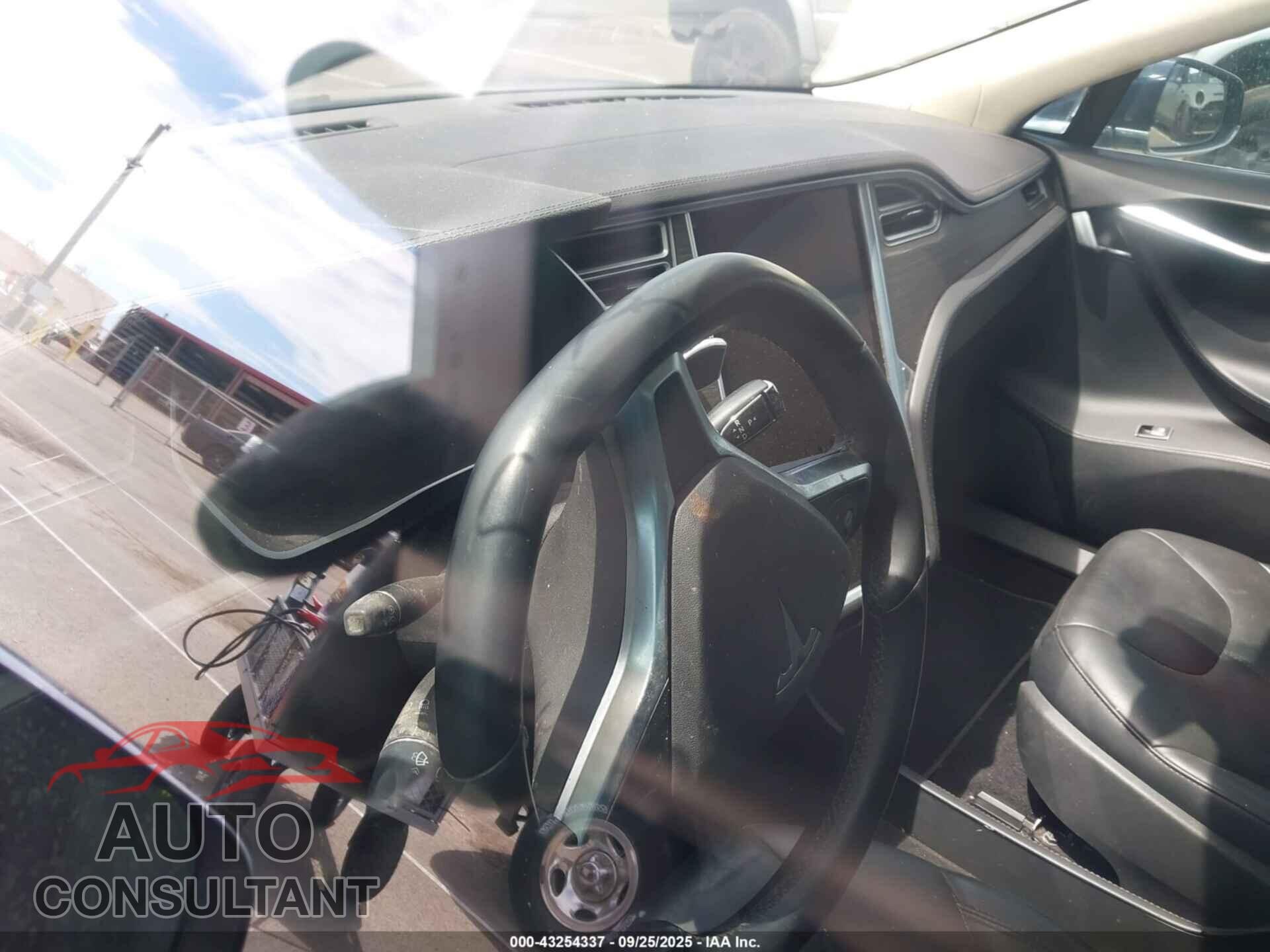 TESLA MODEL S 2014 - 5YJSA1S13EFP41107