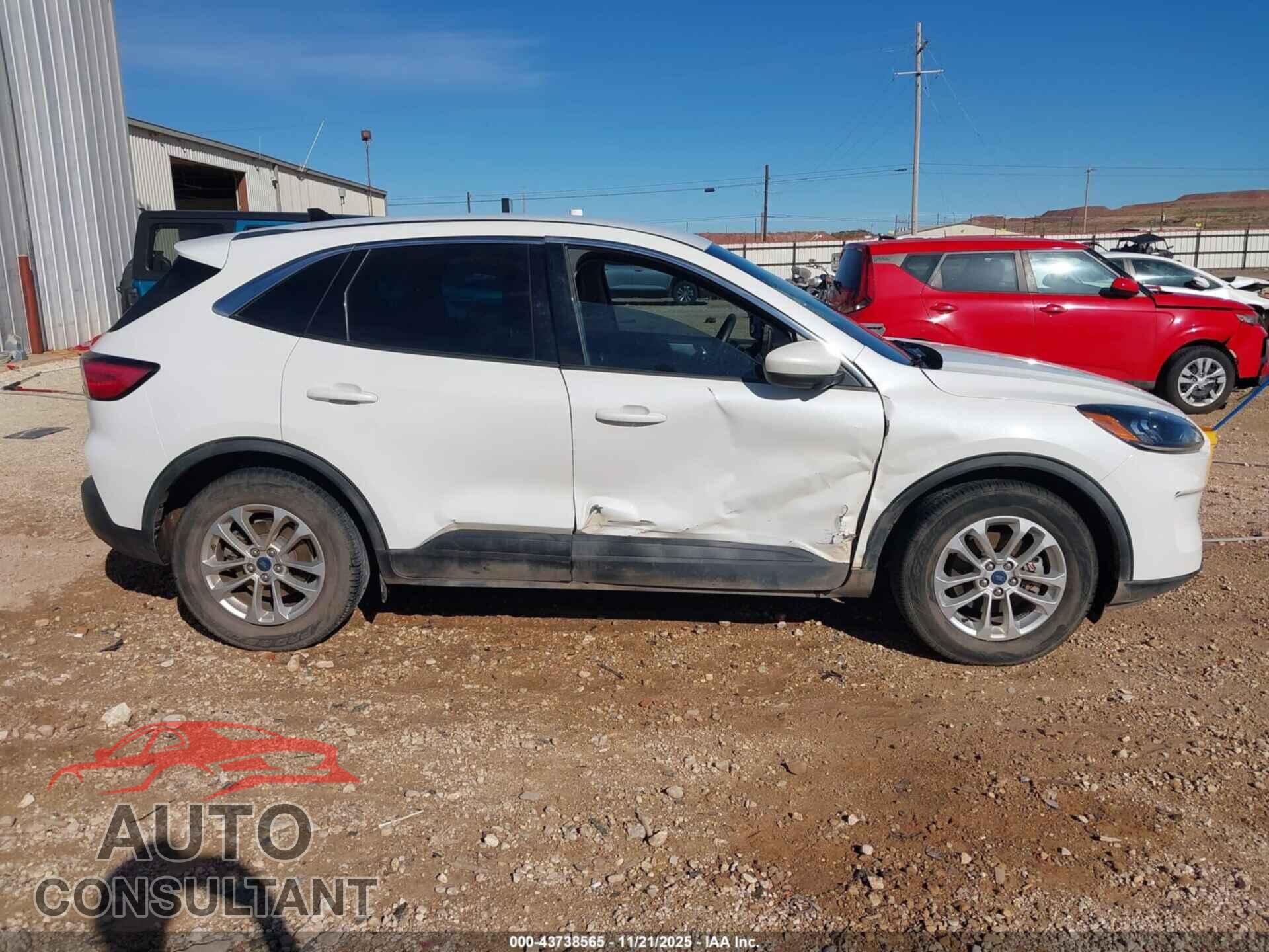 FORD ESCAPE 2020 - 1FMCU0G64LUA31966