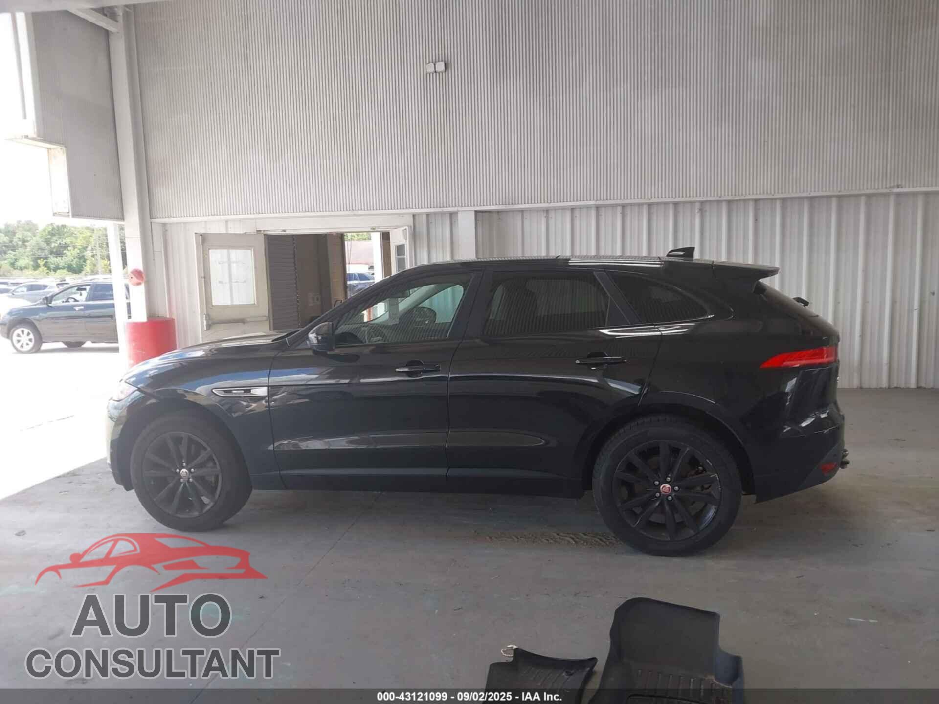 JAGUAR F-PACE 2017 - SADCL2BV2HA046965