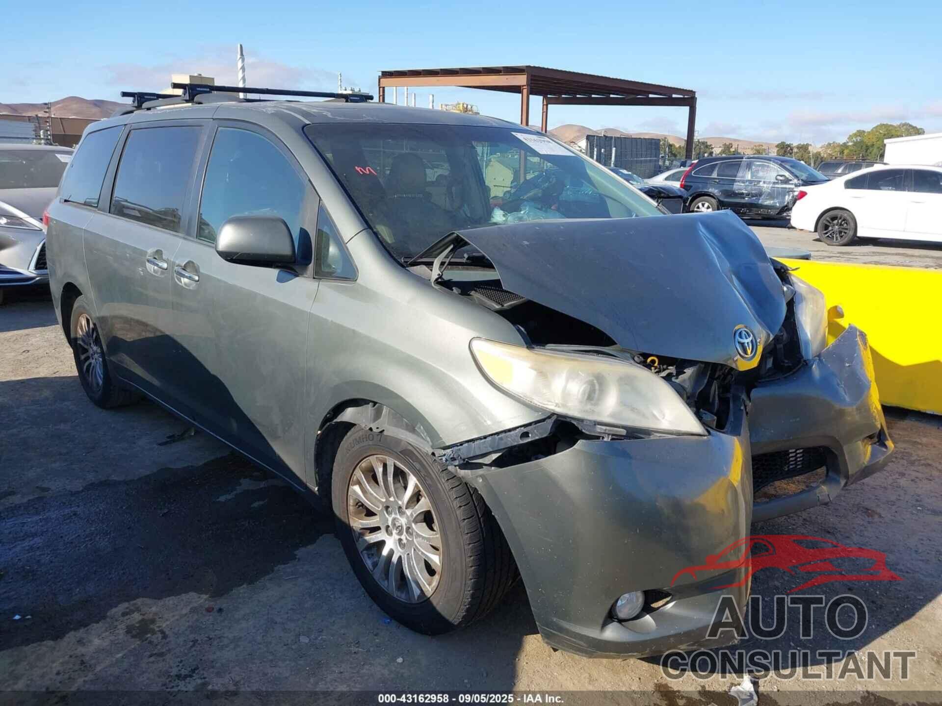 TOYOTA SIENNA 2011 - 5TDYK3DC6BS051294