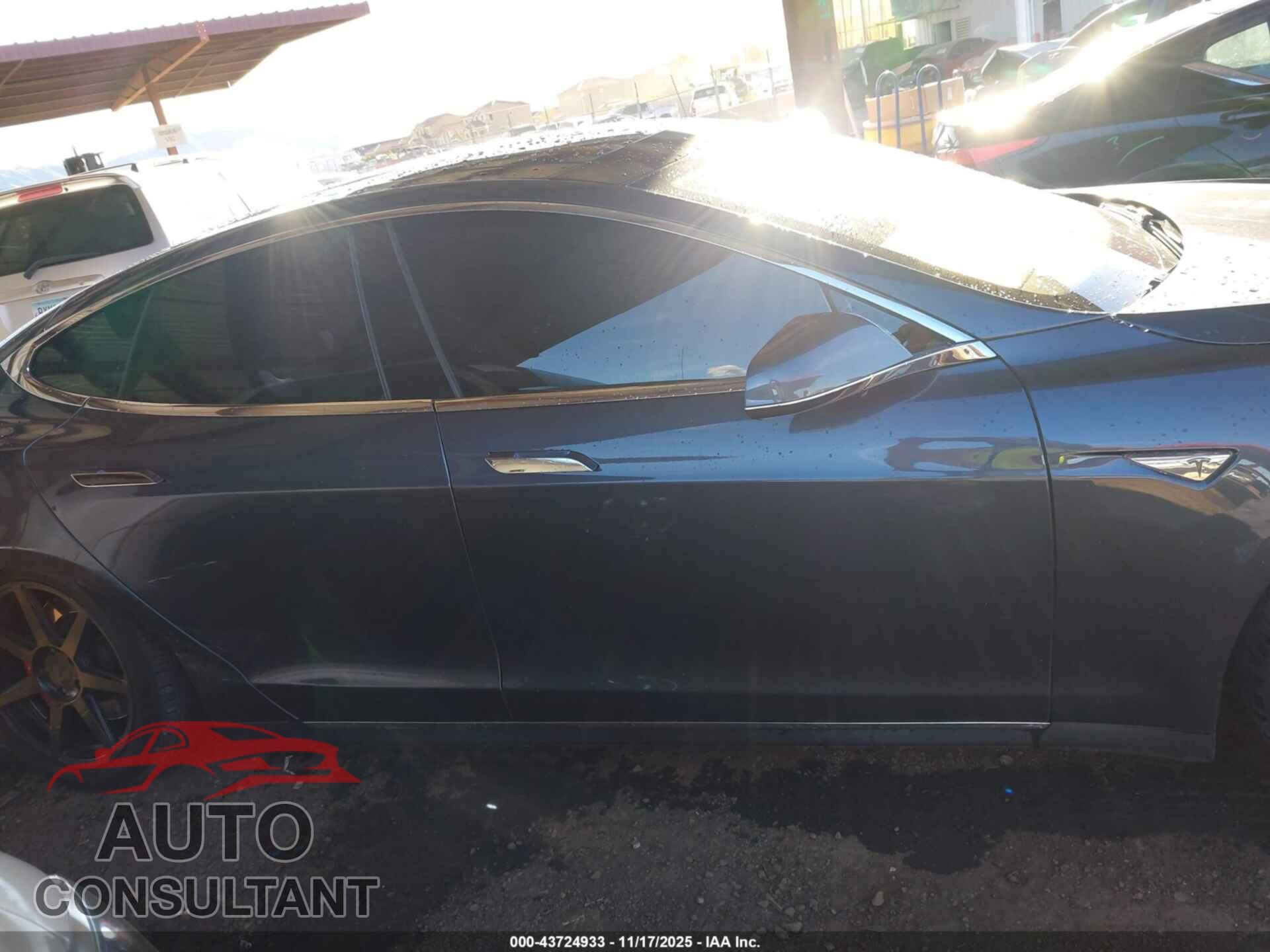 TESLA MODEL S 2015 - 5YJSA1H40FF096760