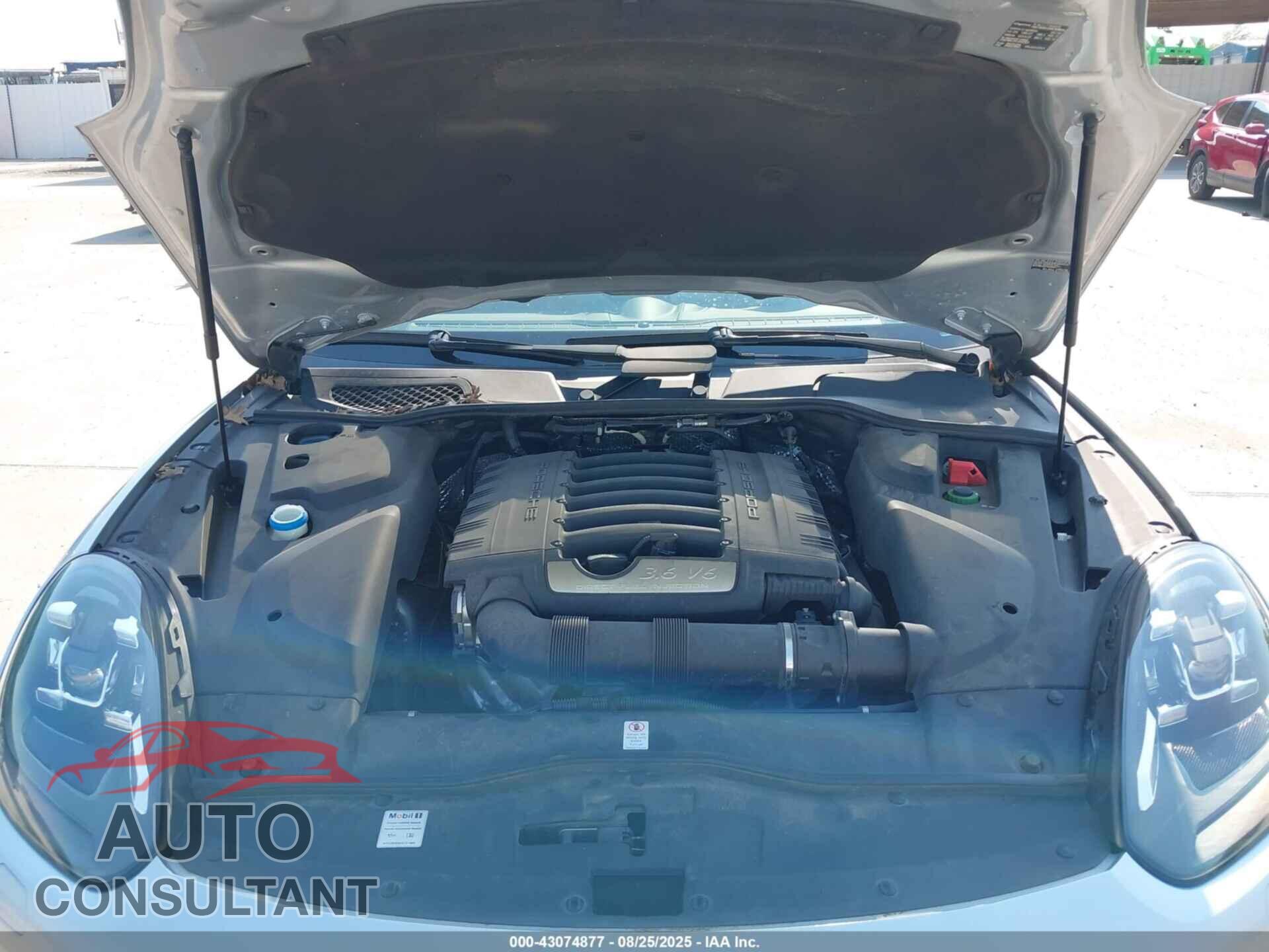 PORSCHE CAYENNE 2017 - WP1AA2A24HKA88014