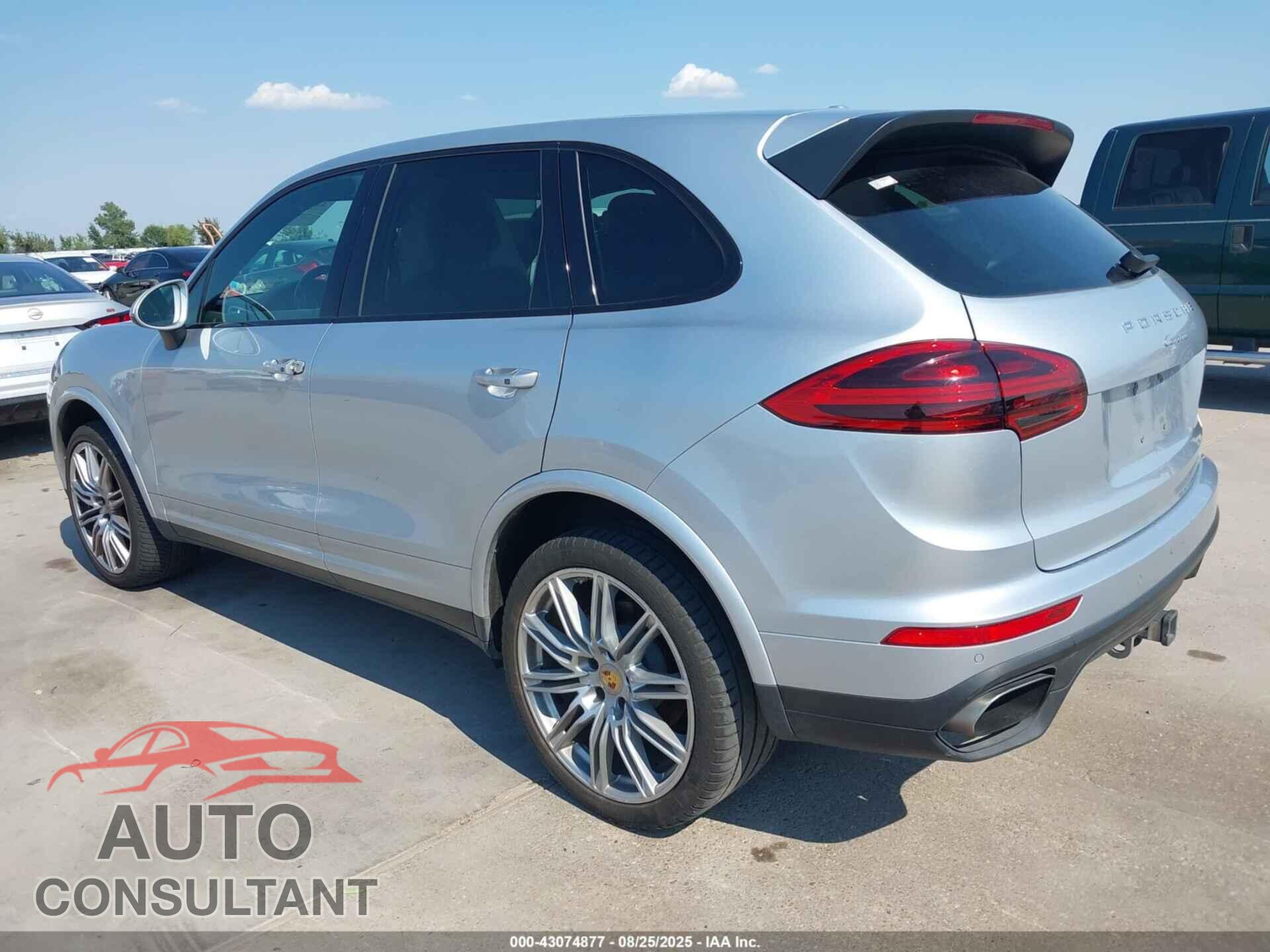 PORSCHE CAYENNE 2017 - WP1AA2A24HKA88014